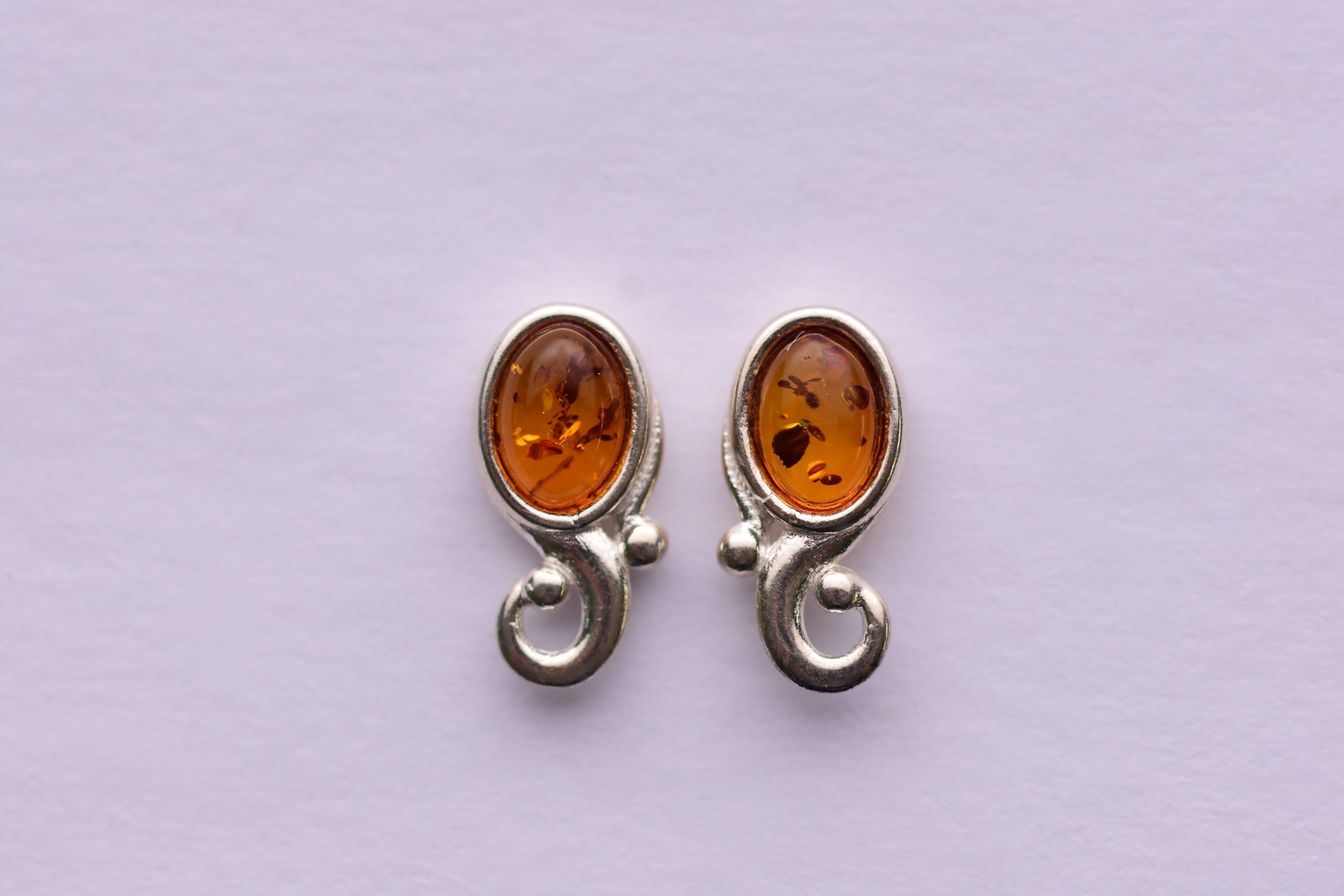 Lengyel borostyán fülbevaló ezüst foglalatban