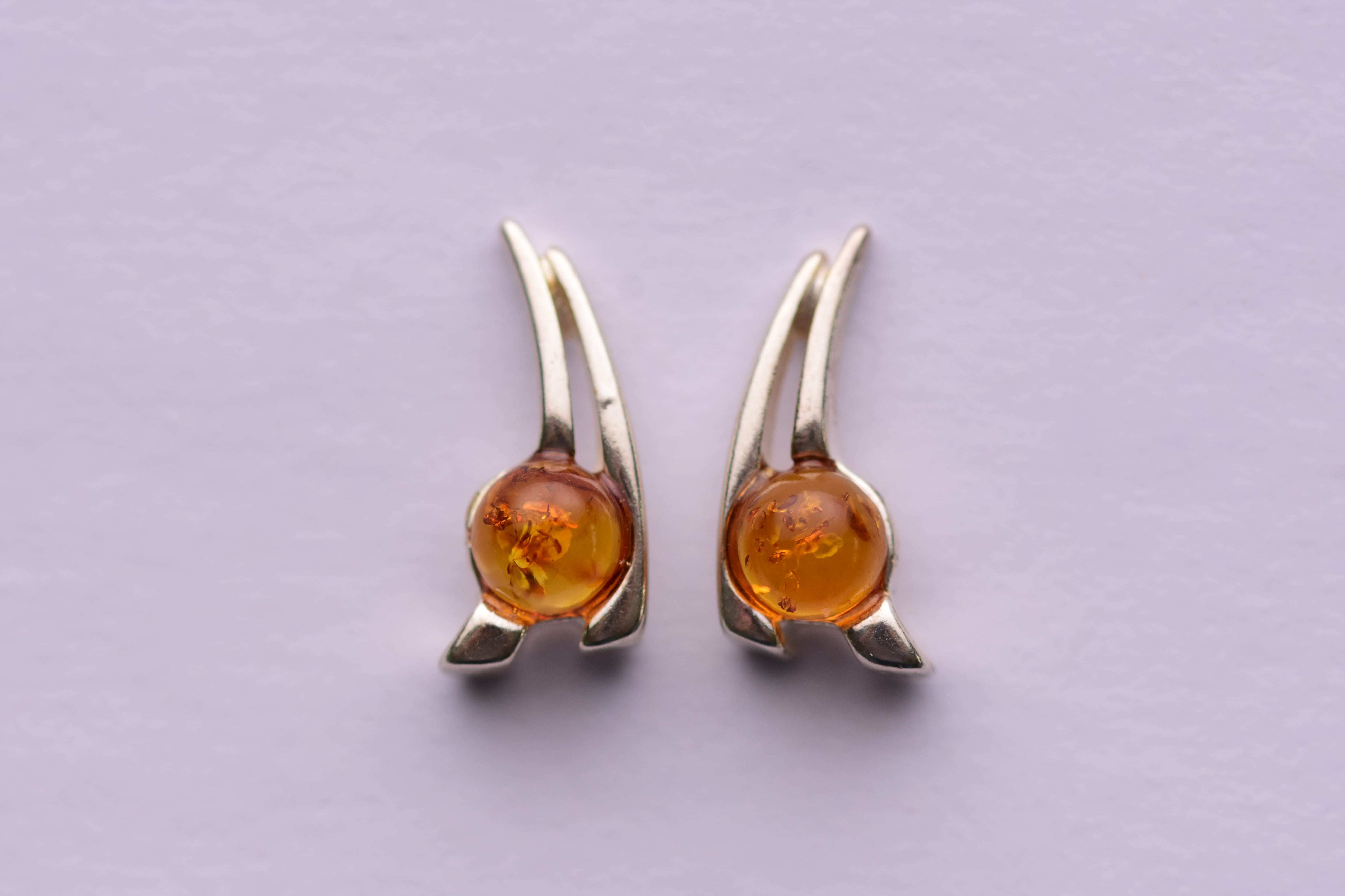 Lengyel borostyán fülbevaló ezüst foglalatban