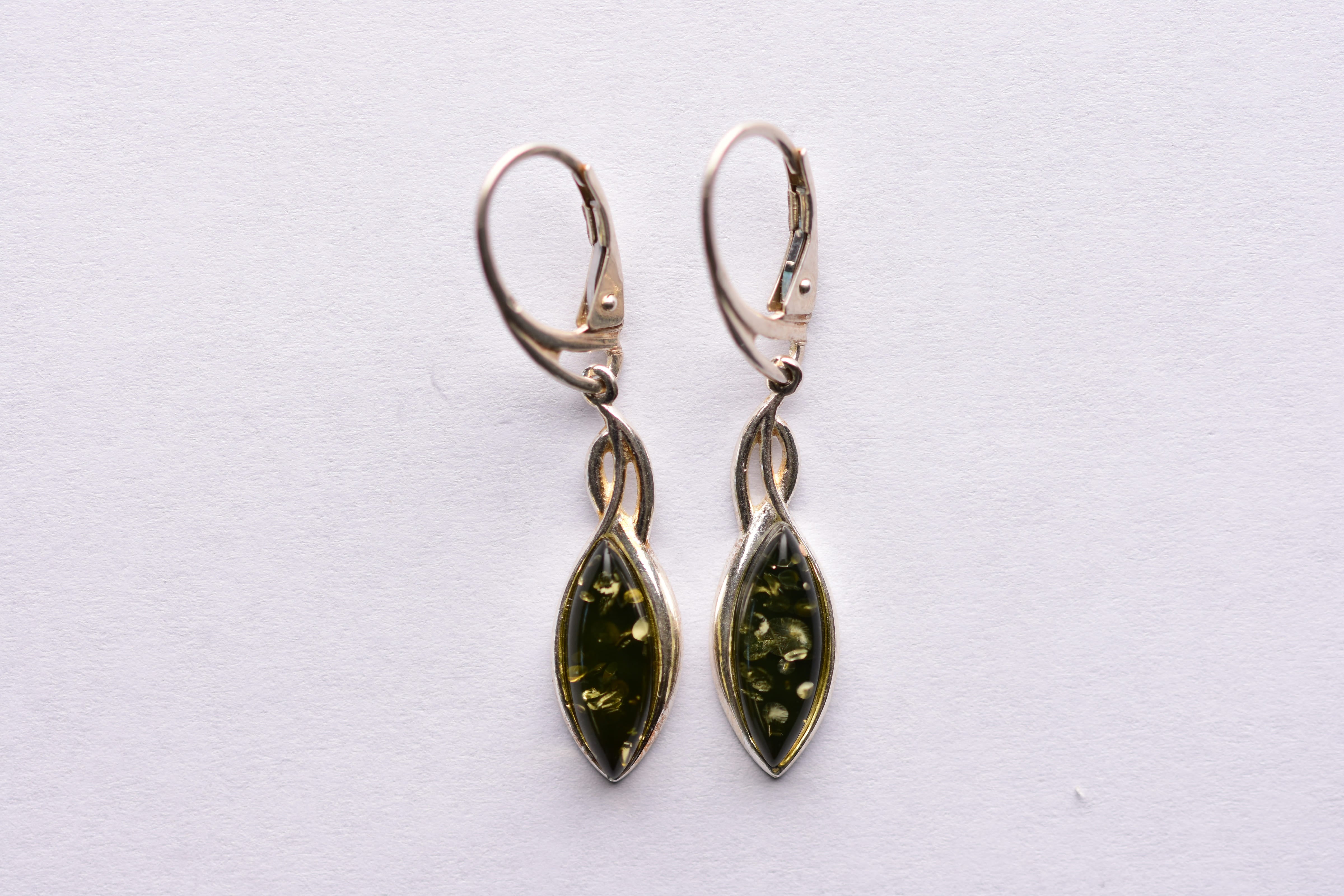 Lengyel borostyánkő fülbevaló ezüst foglalatban