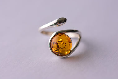 Lengyel borostyán gyűrű ezüst foglalatban
