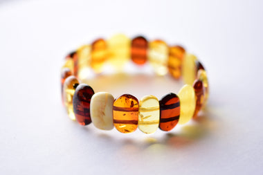 Lengyel borostyánkő karkötő