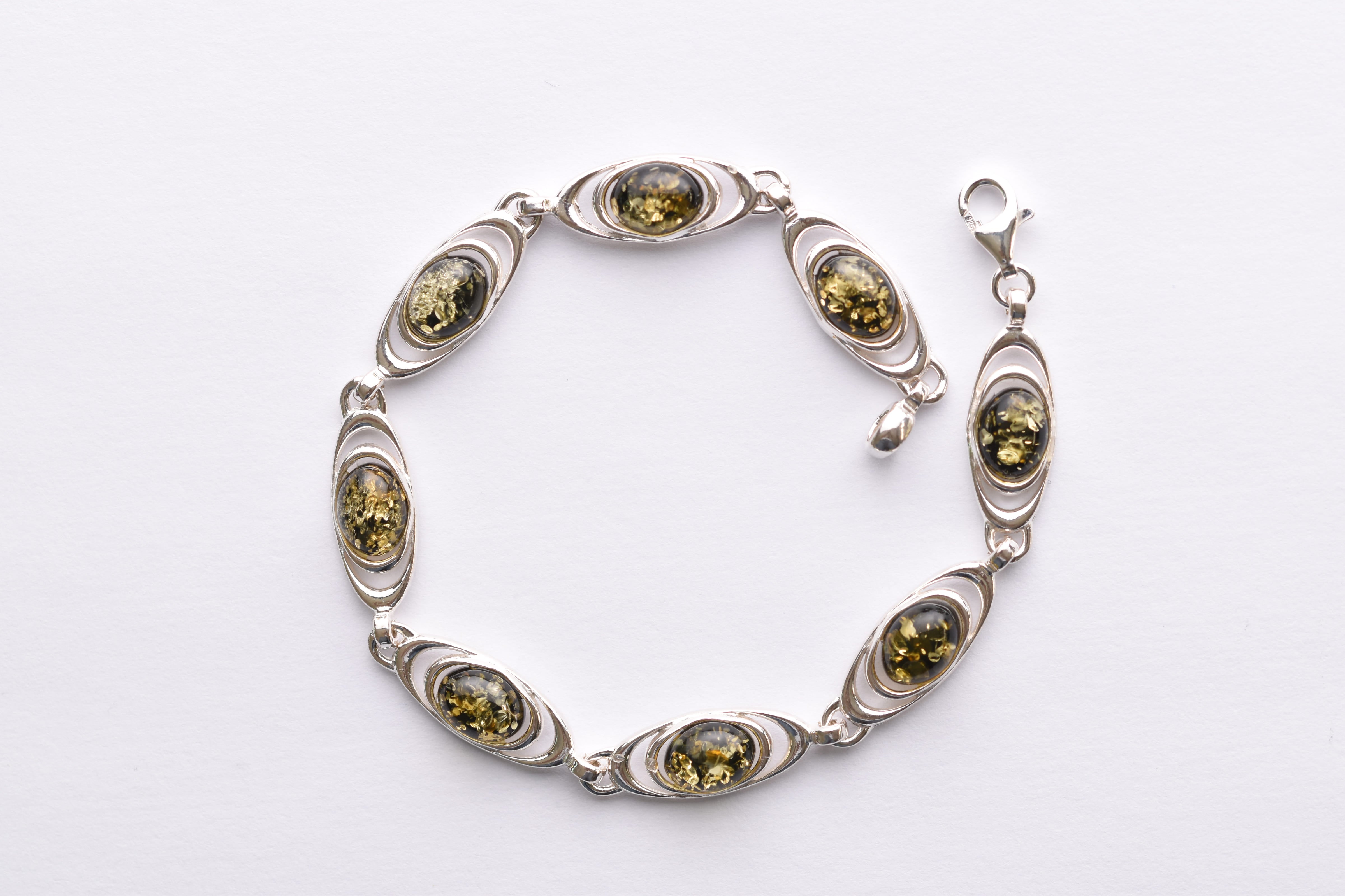 Lengyel borostyán karkötő ezüst foglalatban