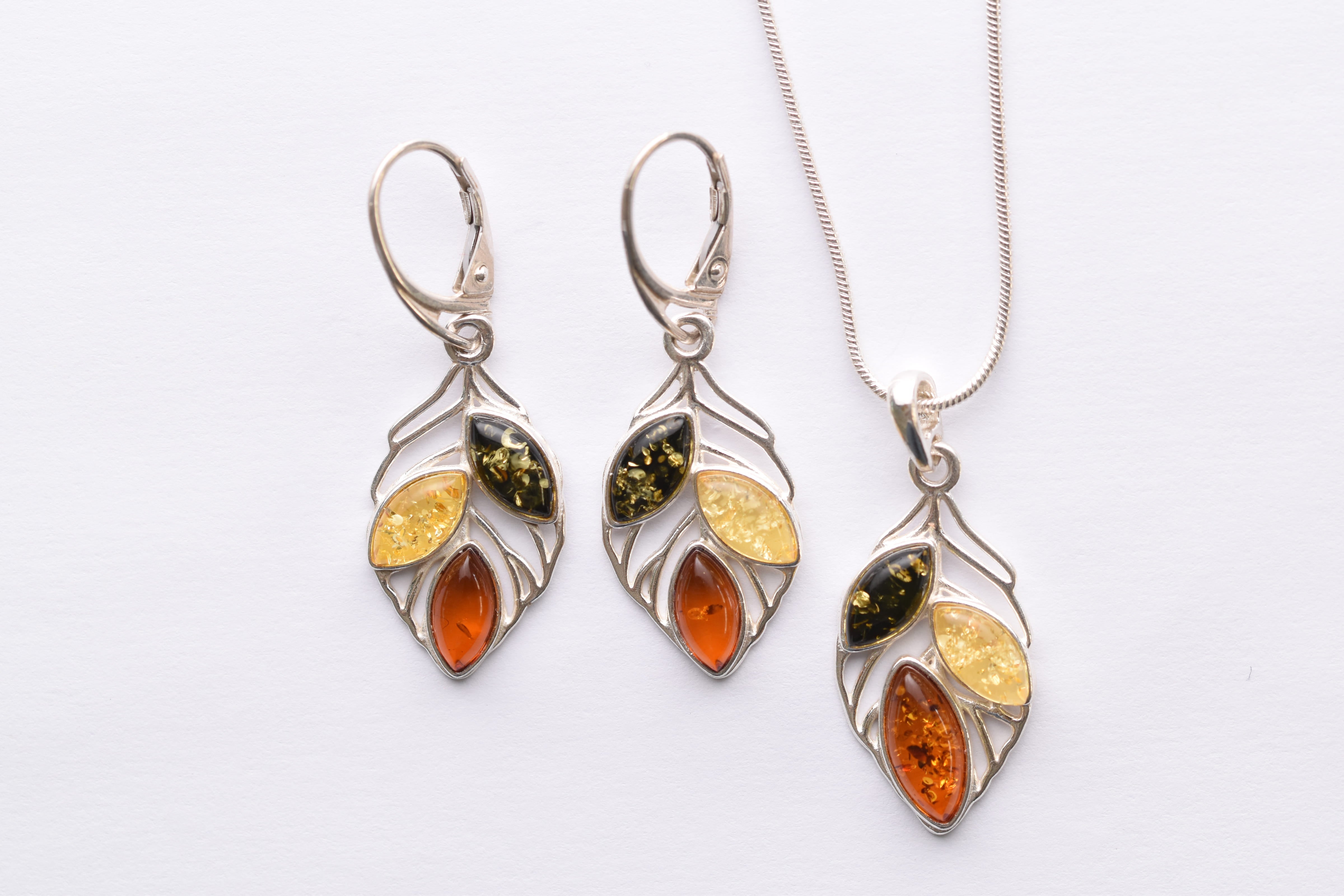 Lengyel borostyán ékszer szett ezüst foglalatban