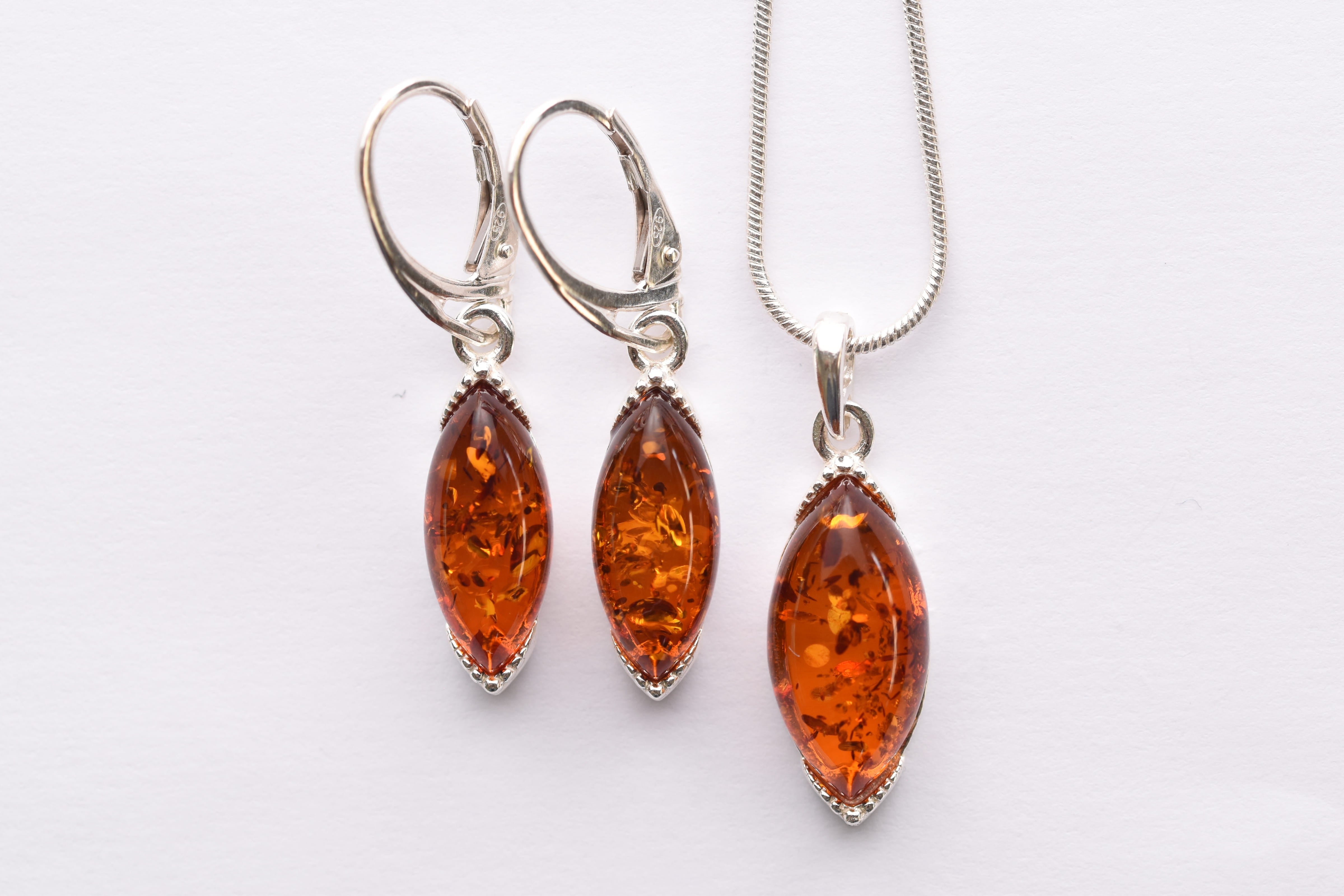 Lengyel borostyán ékszer szett ezüst foglalatban