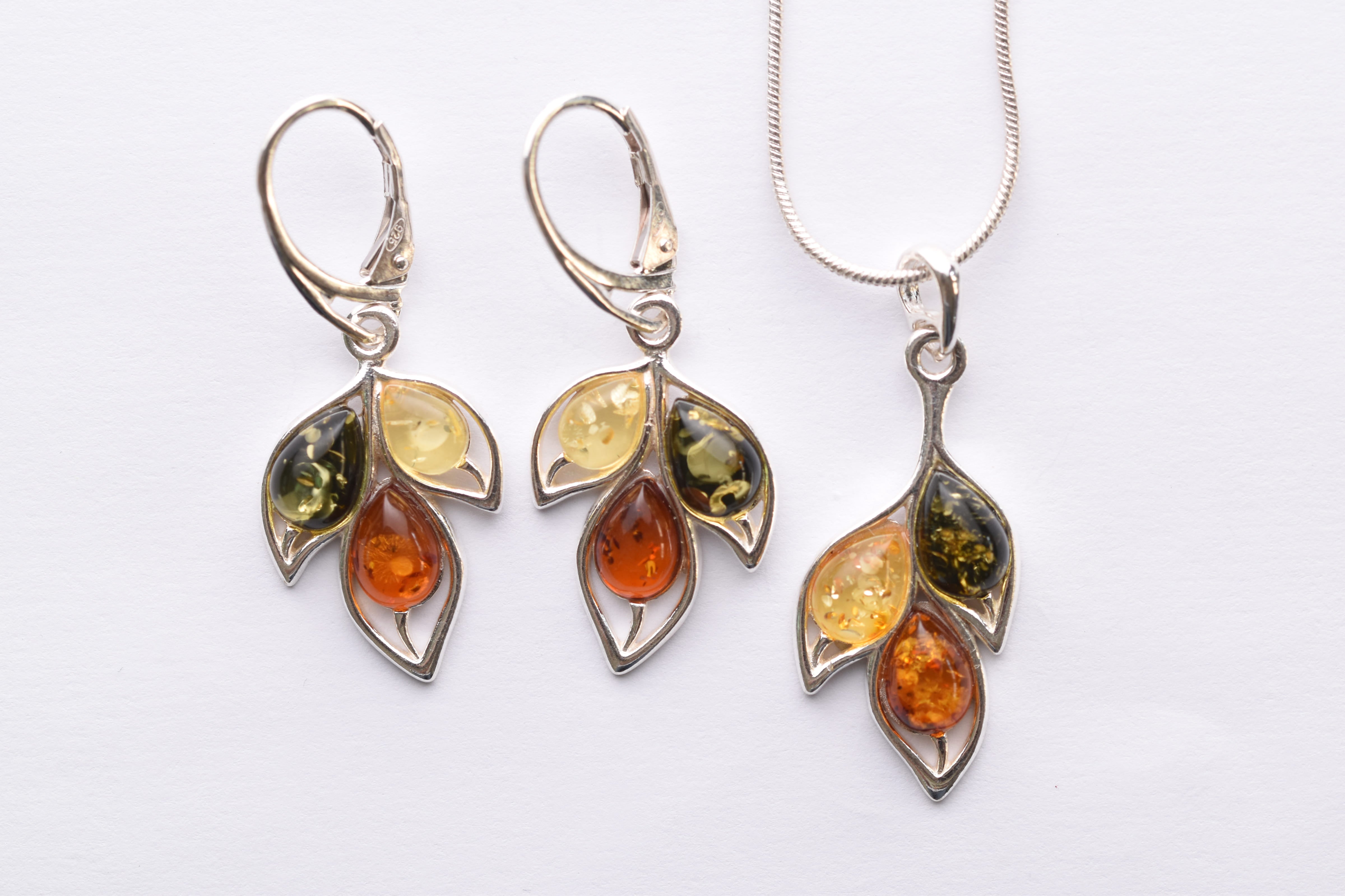 Lengyel borostyán ékszer szett ezüst foglalatban