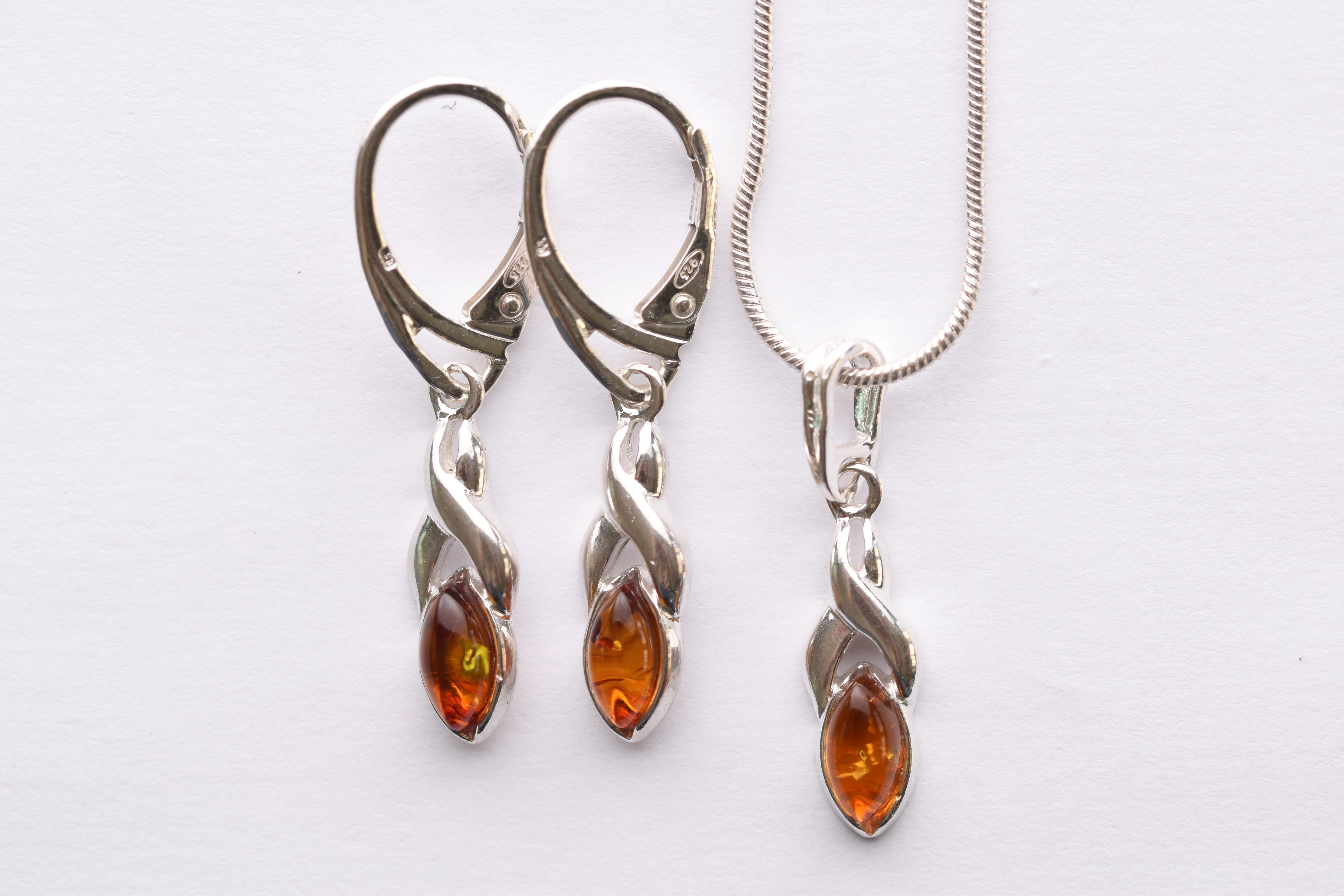 Lengyel borostyán ékszer szett ezüst foglalatban