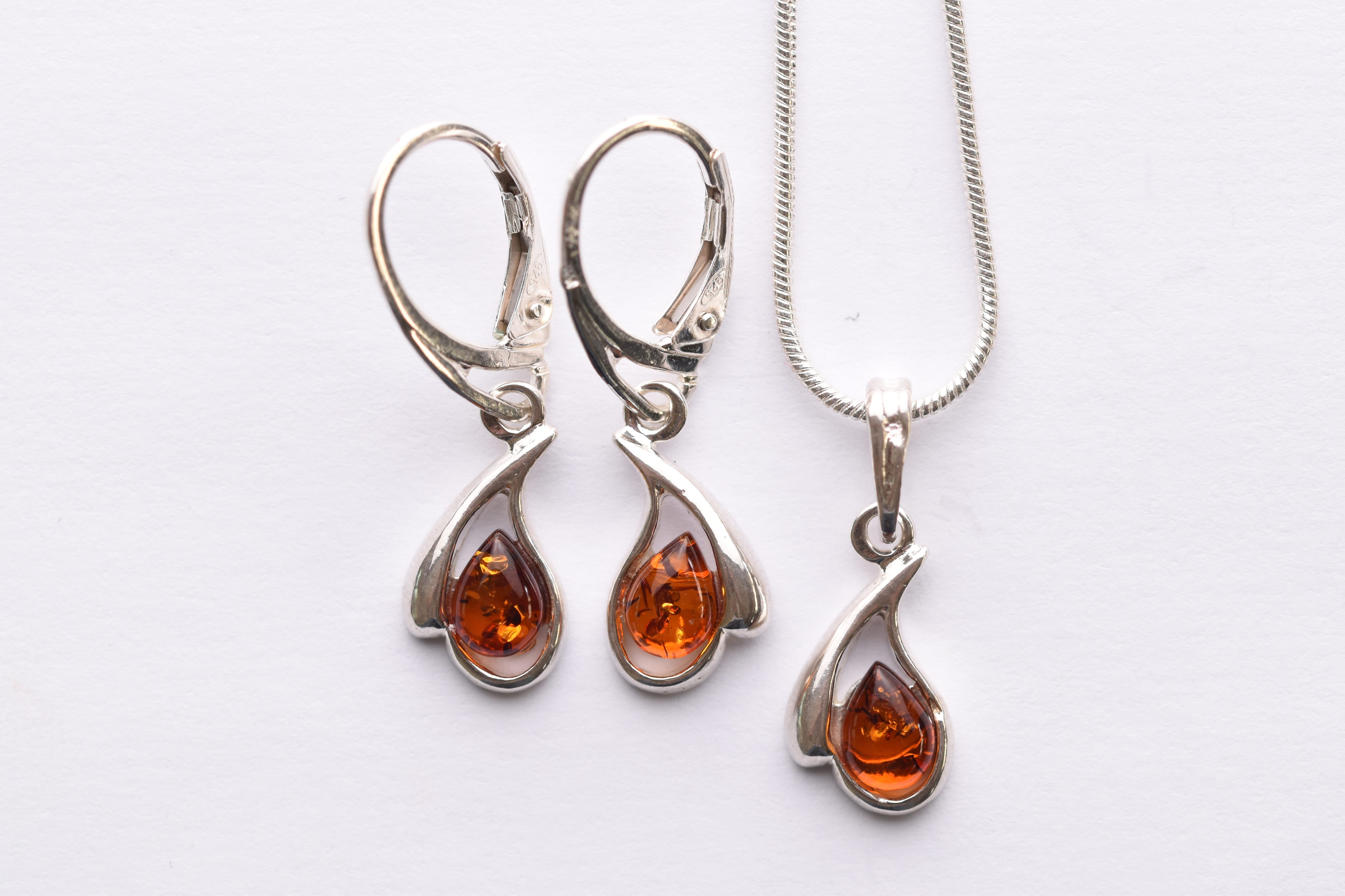 Lengyel borostyán ékszer szett ezüst foglalatban