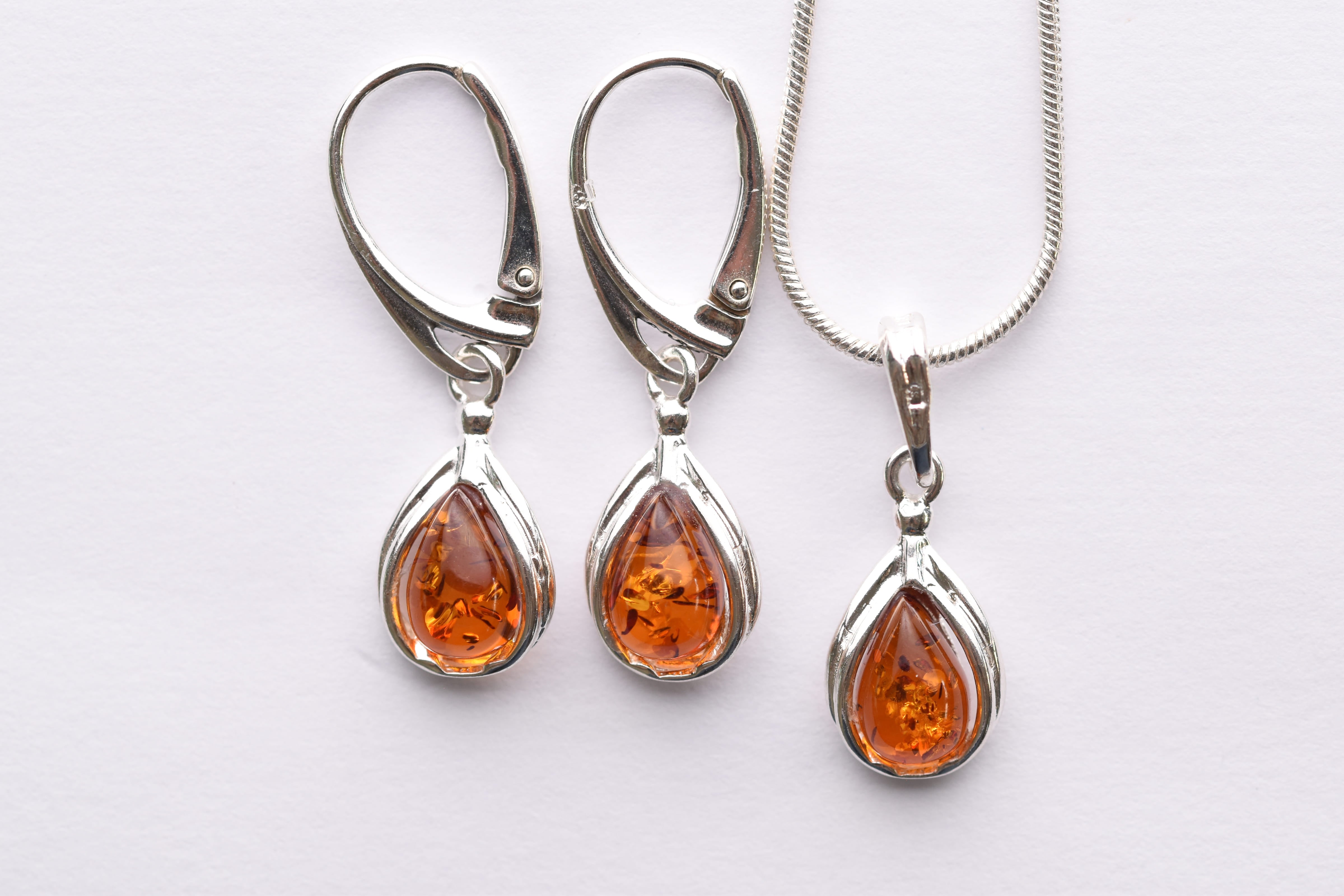 Lengyel borostyán ékszer szett ezüst foglalatban