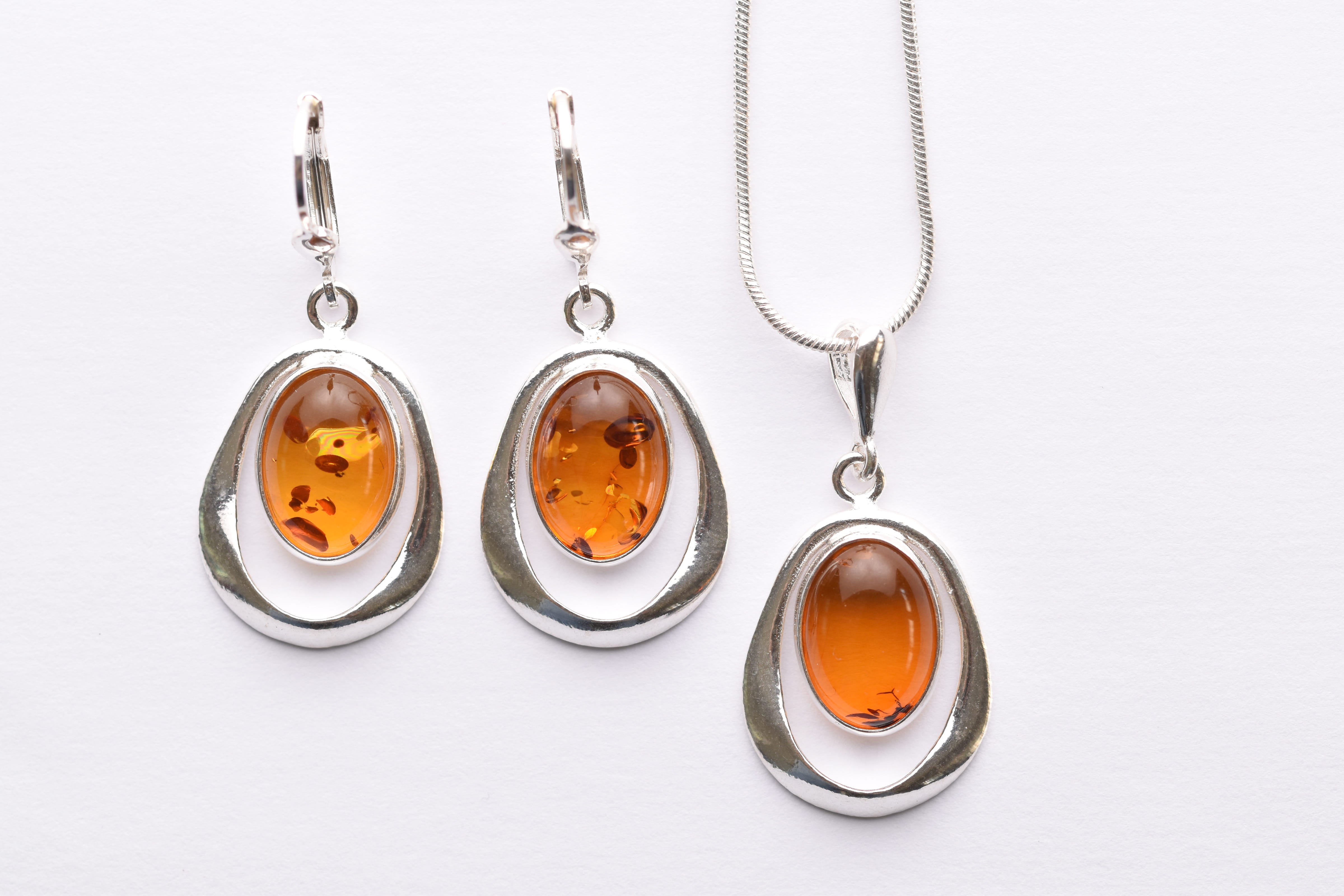 Lengyel borostyán ékszer szett ezüst foglalatban
