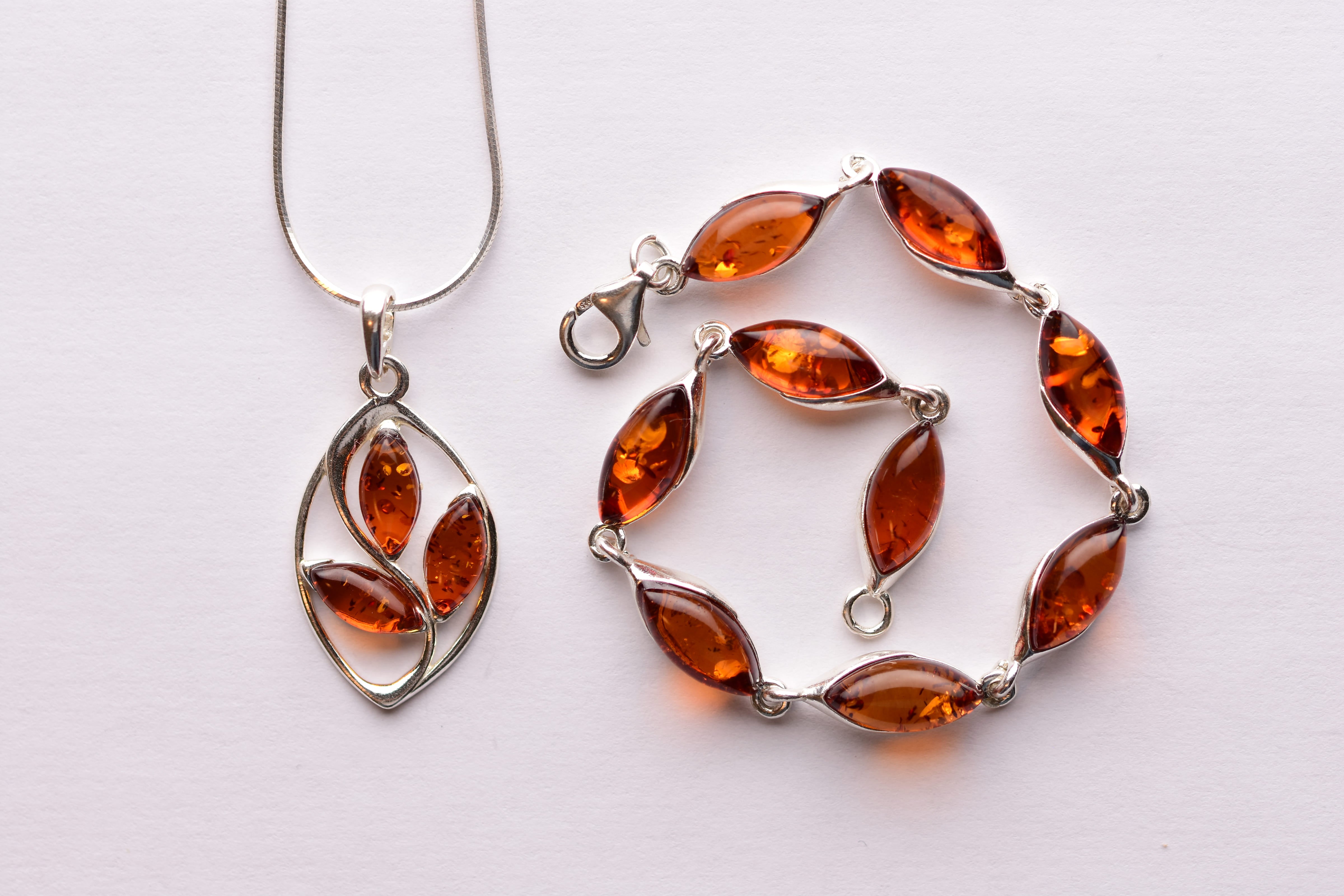 Lengyel borostyánkő ékszer szett ezüst foglalatban