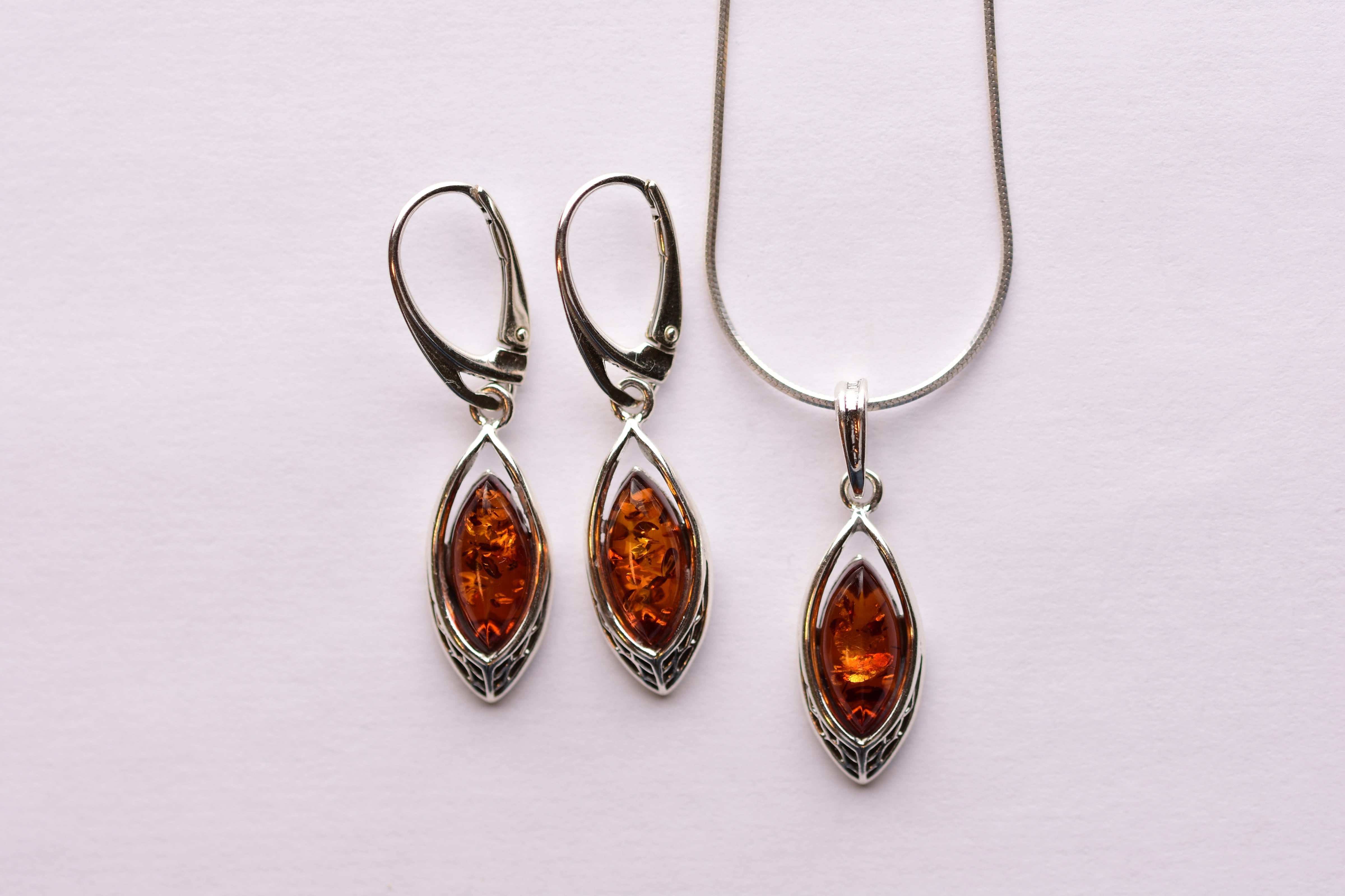 Lengyel borostyánkő ékszer szett ezüst foglalatban