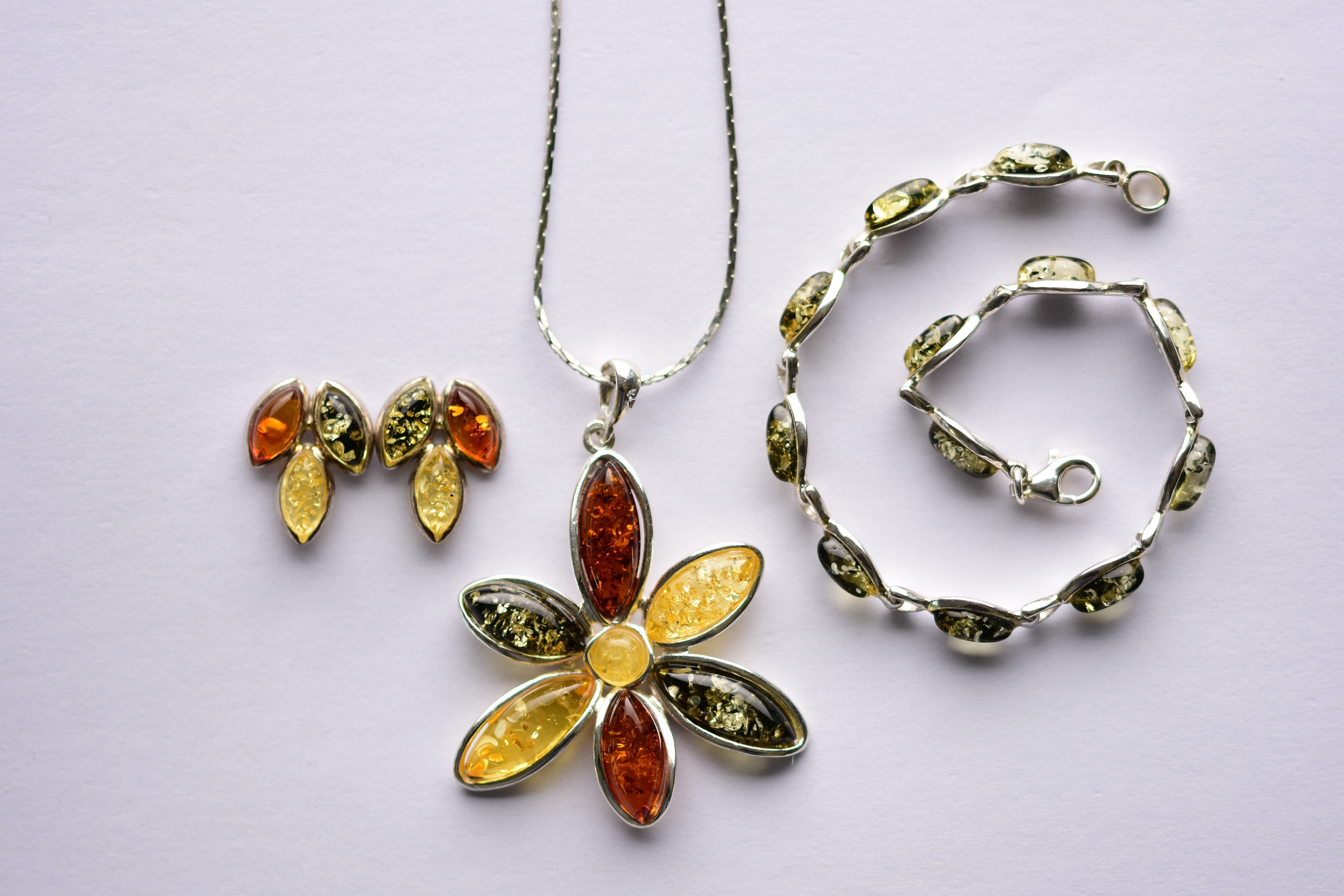 Lengyel borostyán ékszer szett ezüst foglalatban