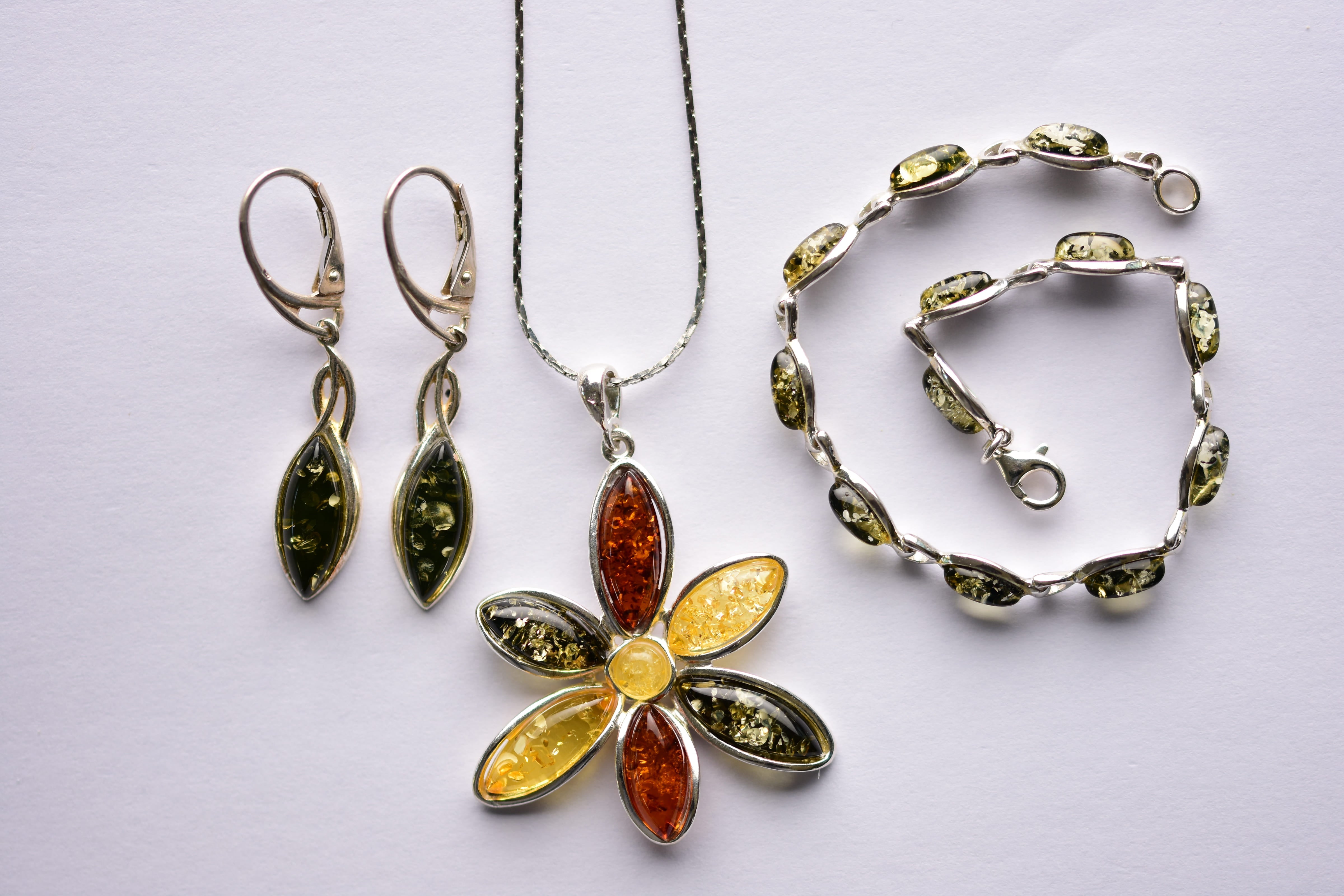 Lengyel borostyán ékszer szett ezüst foglalatban