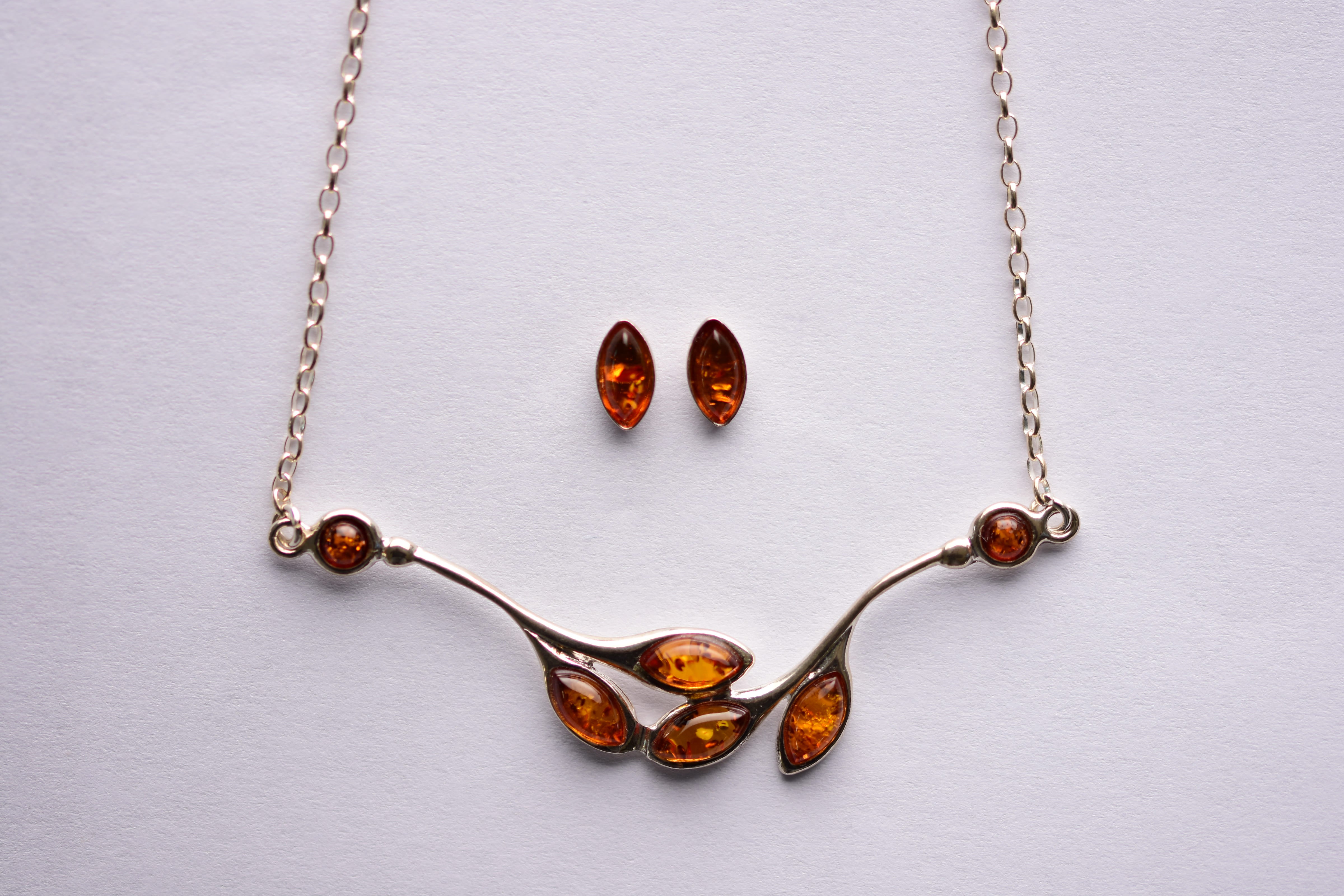 Lengyel borostyán ékszer szett ezüst foglalatban