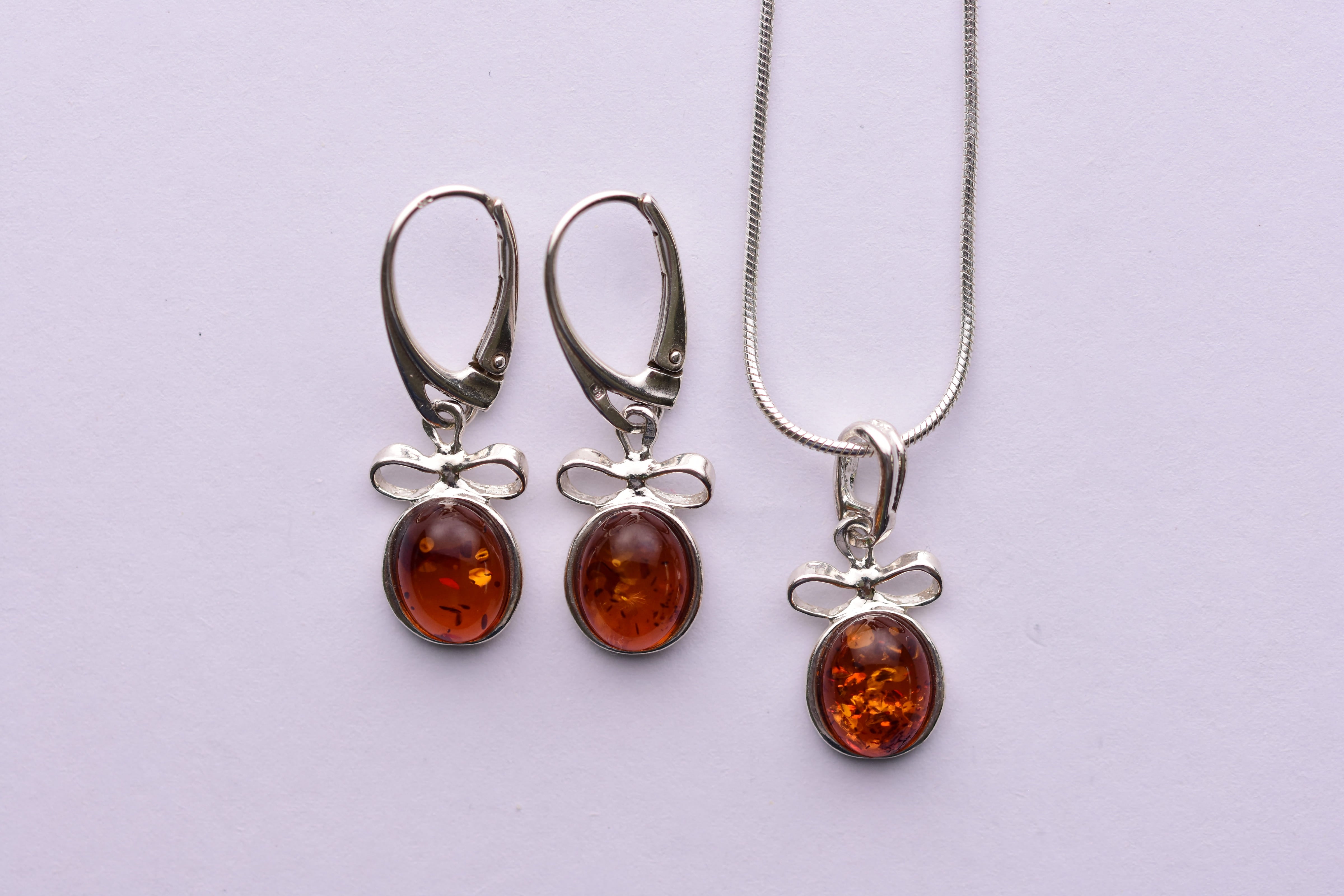 Lengyel borostyán ékszer szett ezüst foglalatban