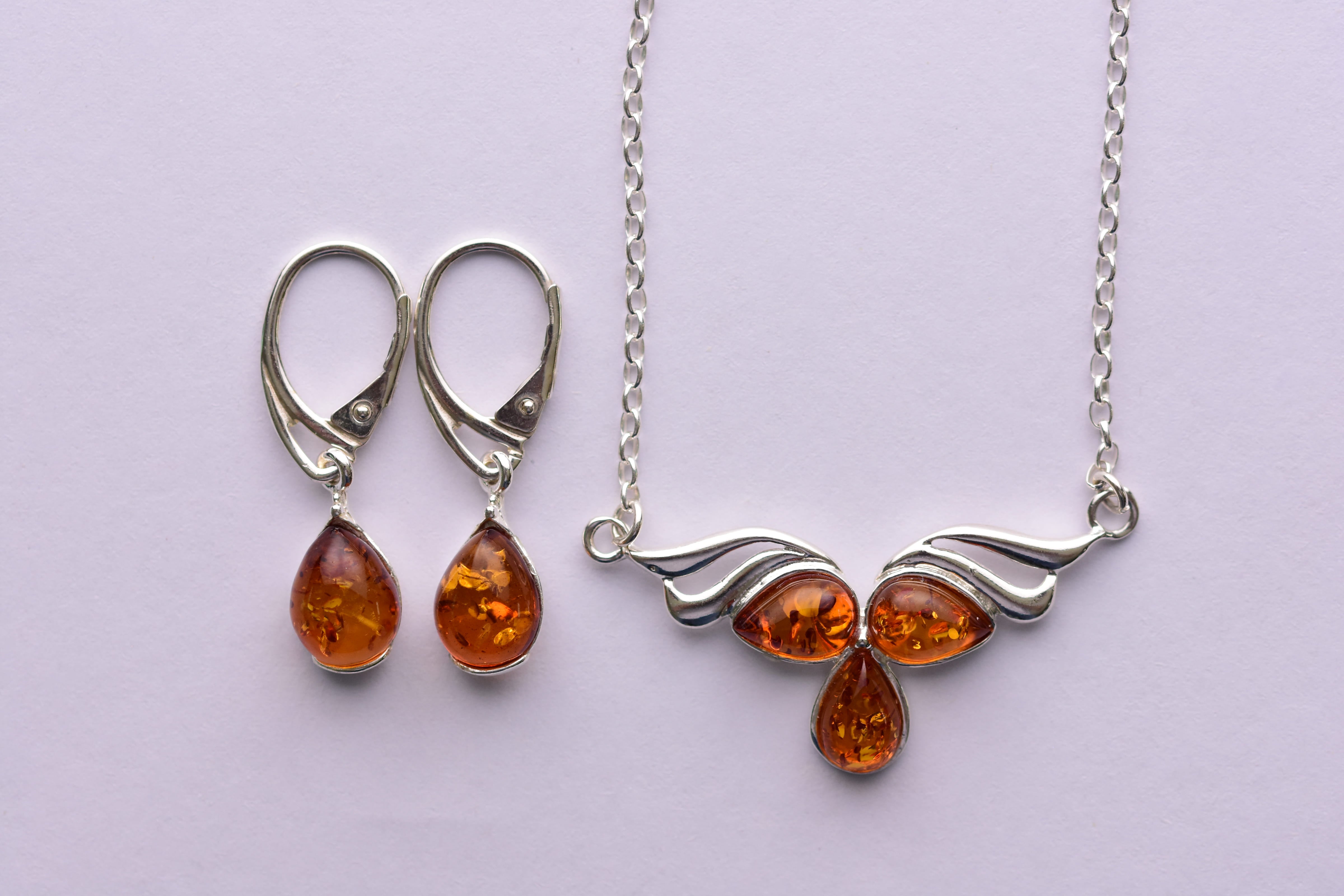 Lengyel borostyán ékszer szett ezüst foglalatban