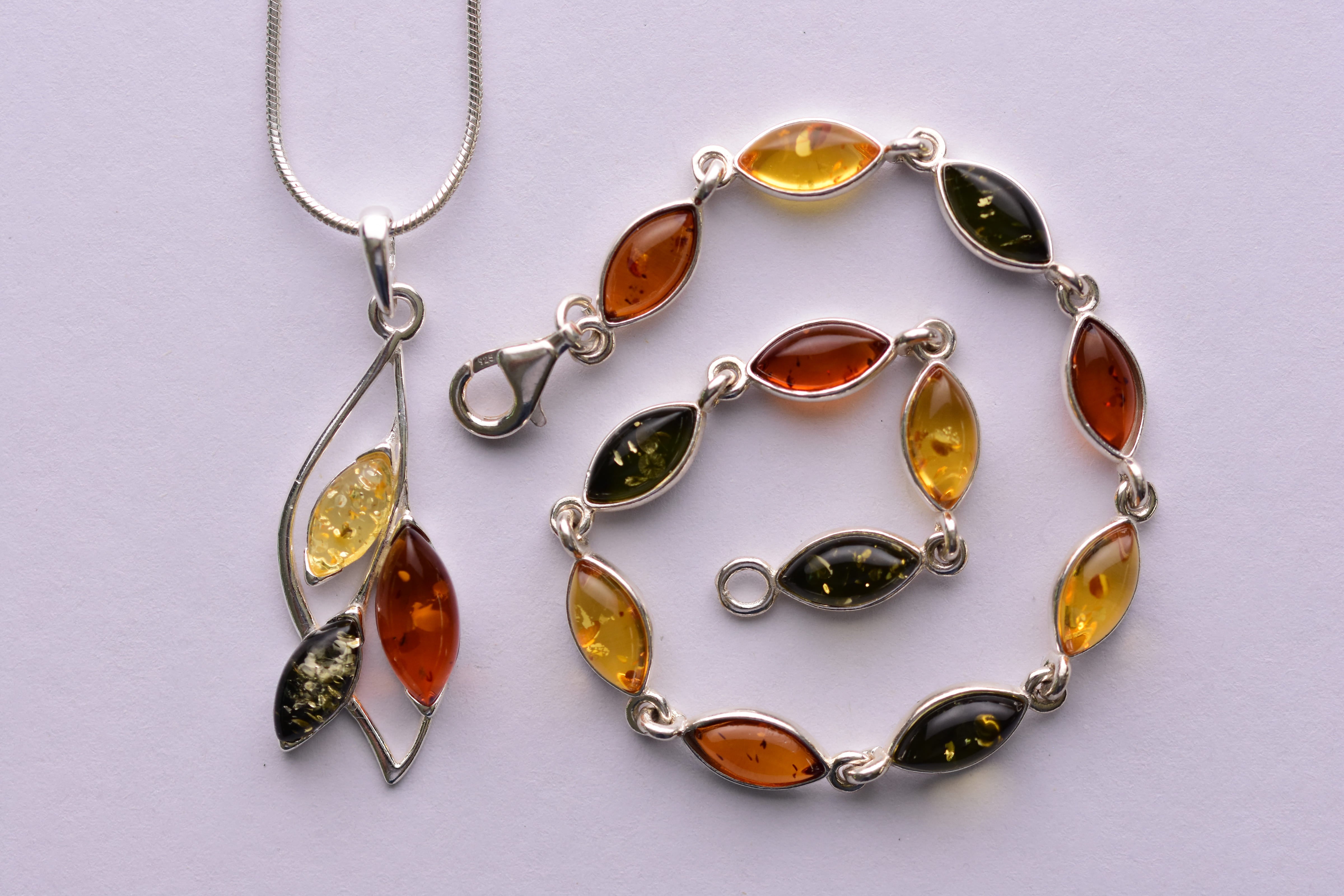 Lengyel borostyán ékszer szett ezüst foglalatban