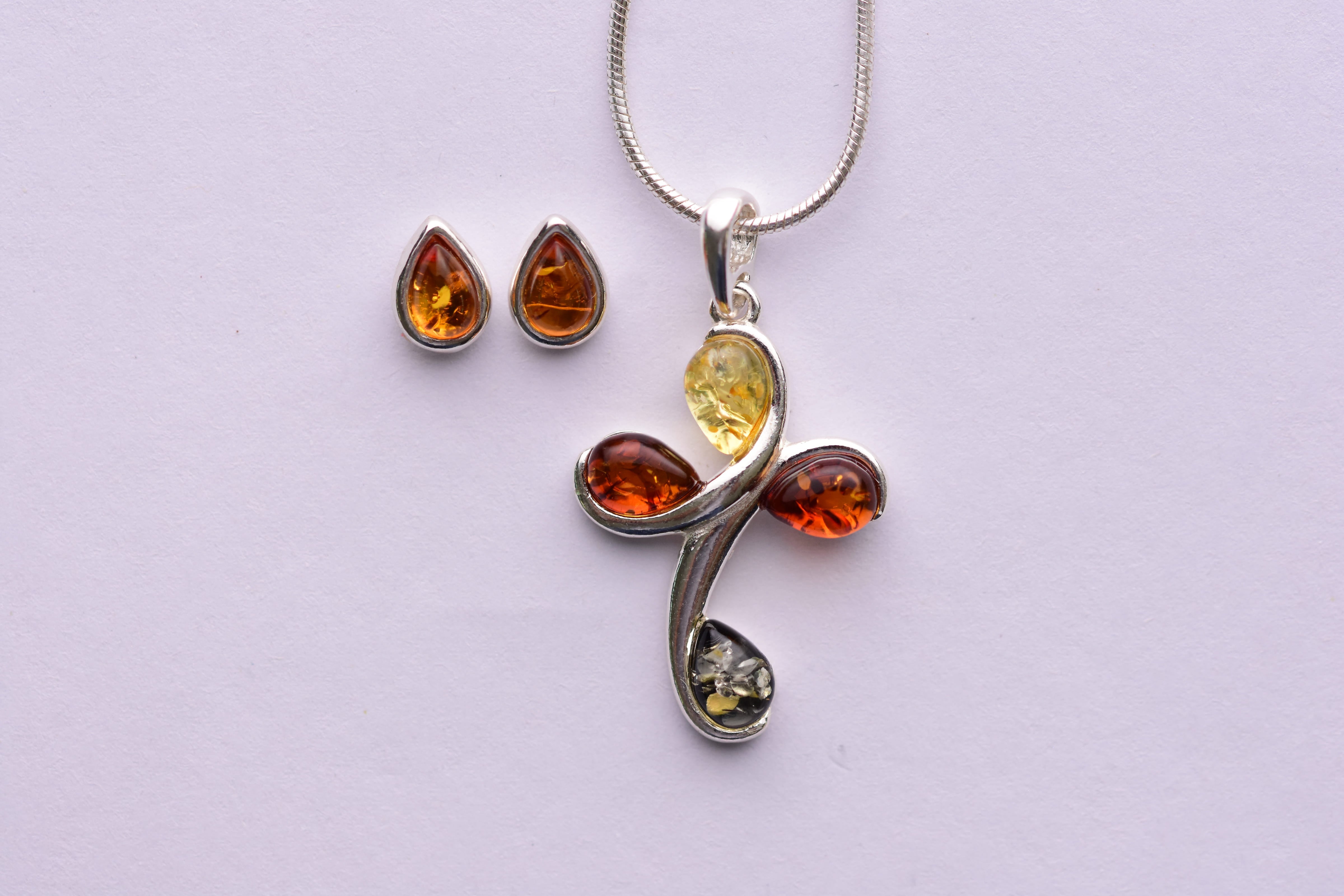 Lengyel borostyán ékszer szett ezüst foglalatban