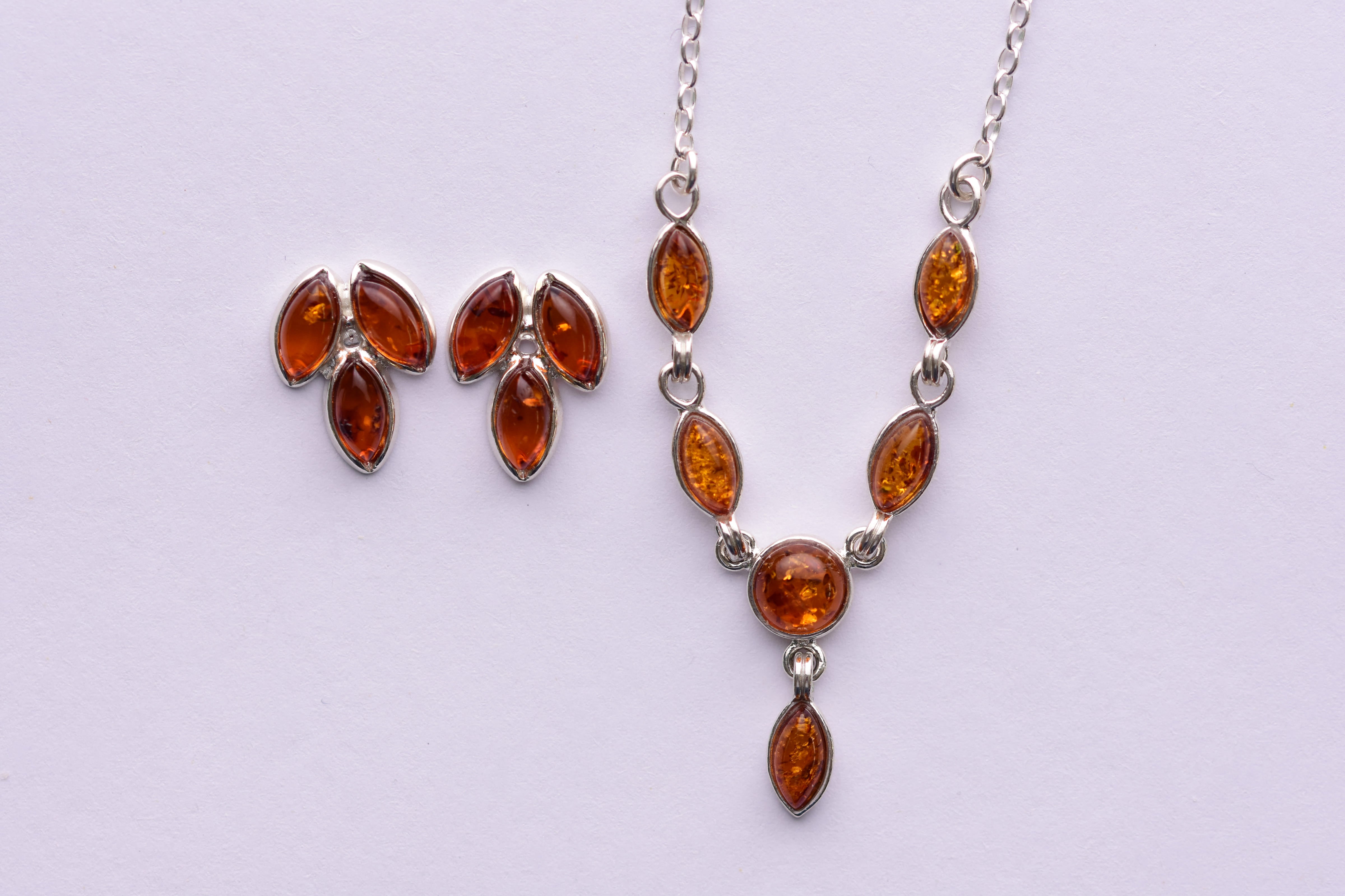 Lengyel borostyán ékszer szett ezüst foglalatban