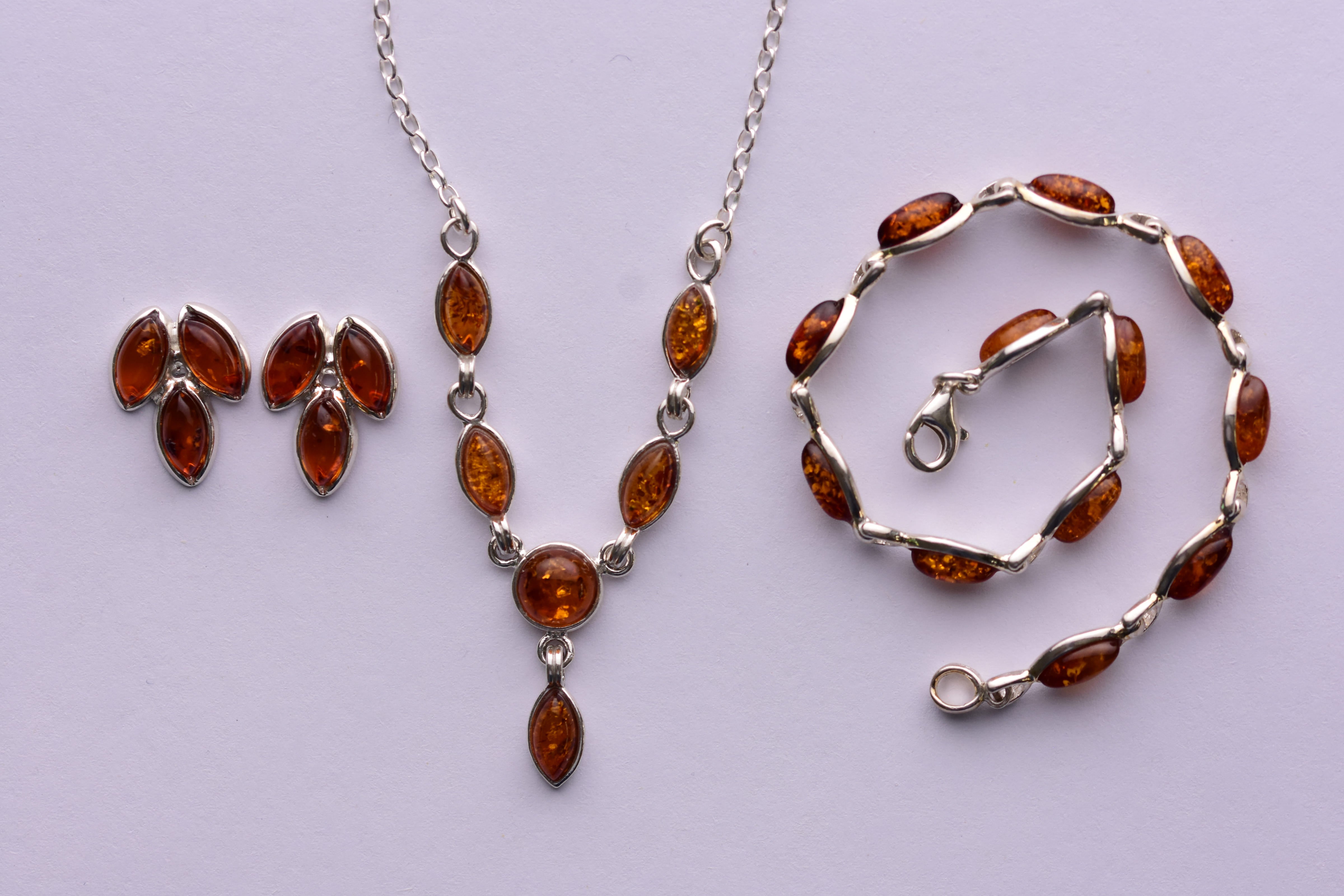 Lengyel borostyán ékszer szett ezüst foglalatban