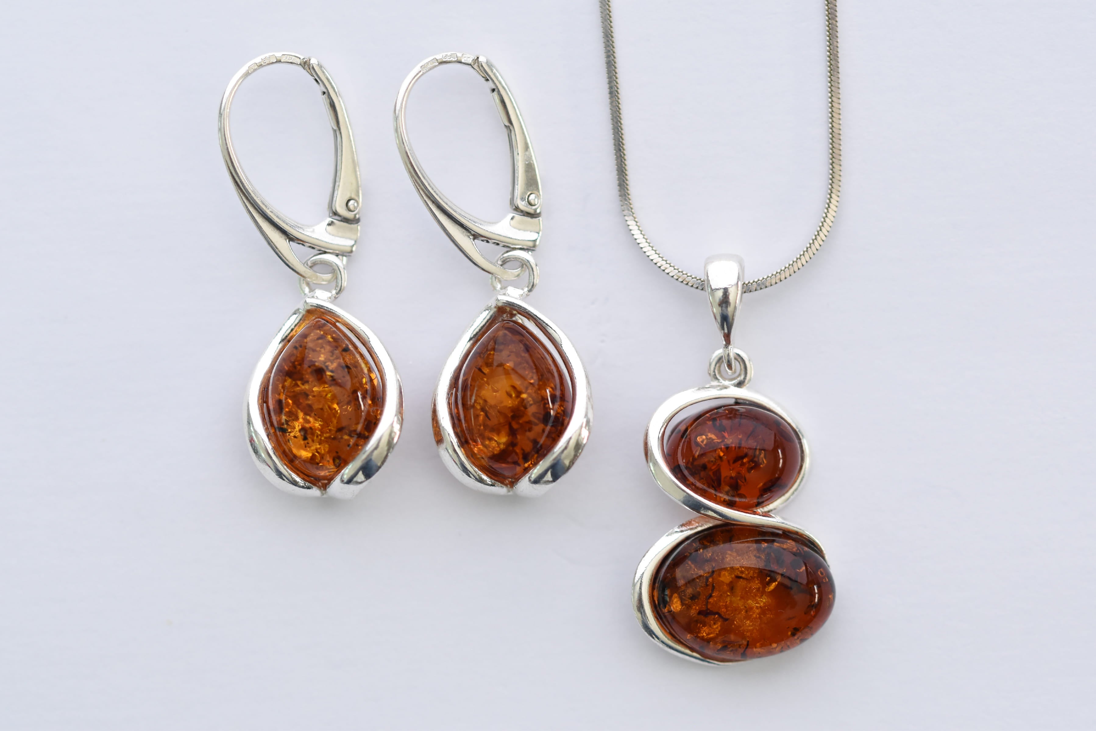 Lengyel borostyán ékszer szett ezüst foglalatban