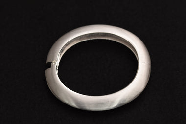 Dekoratív modern karkötő