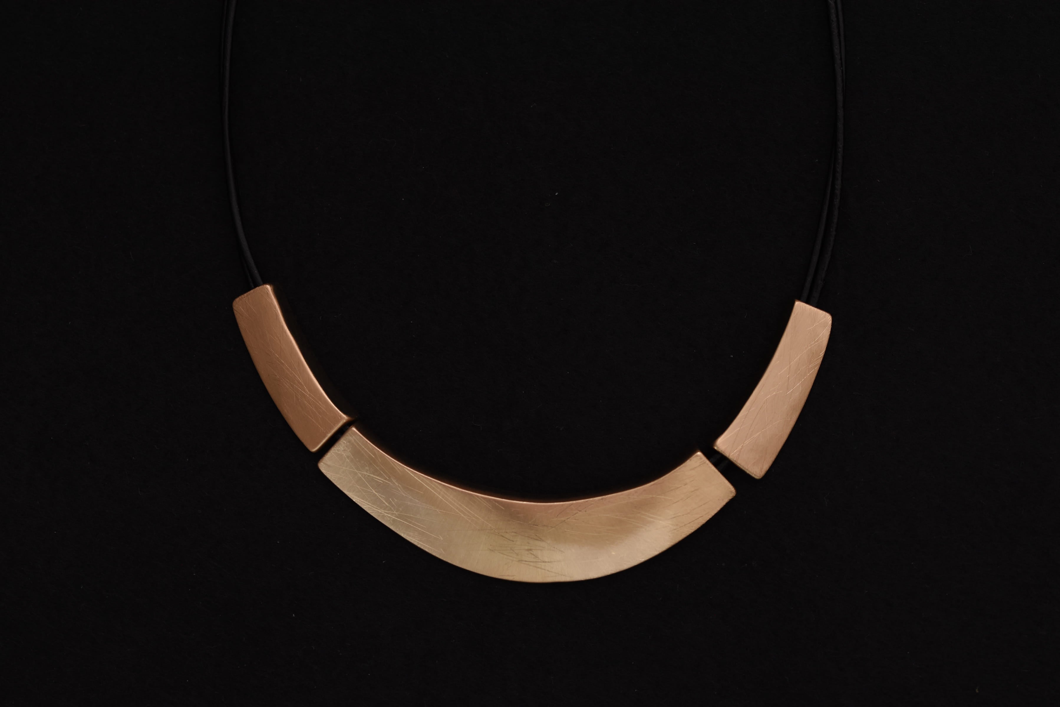 Dekoratív modern nyakék