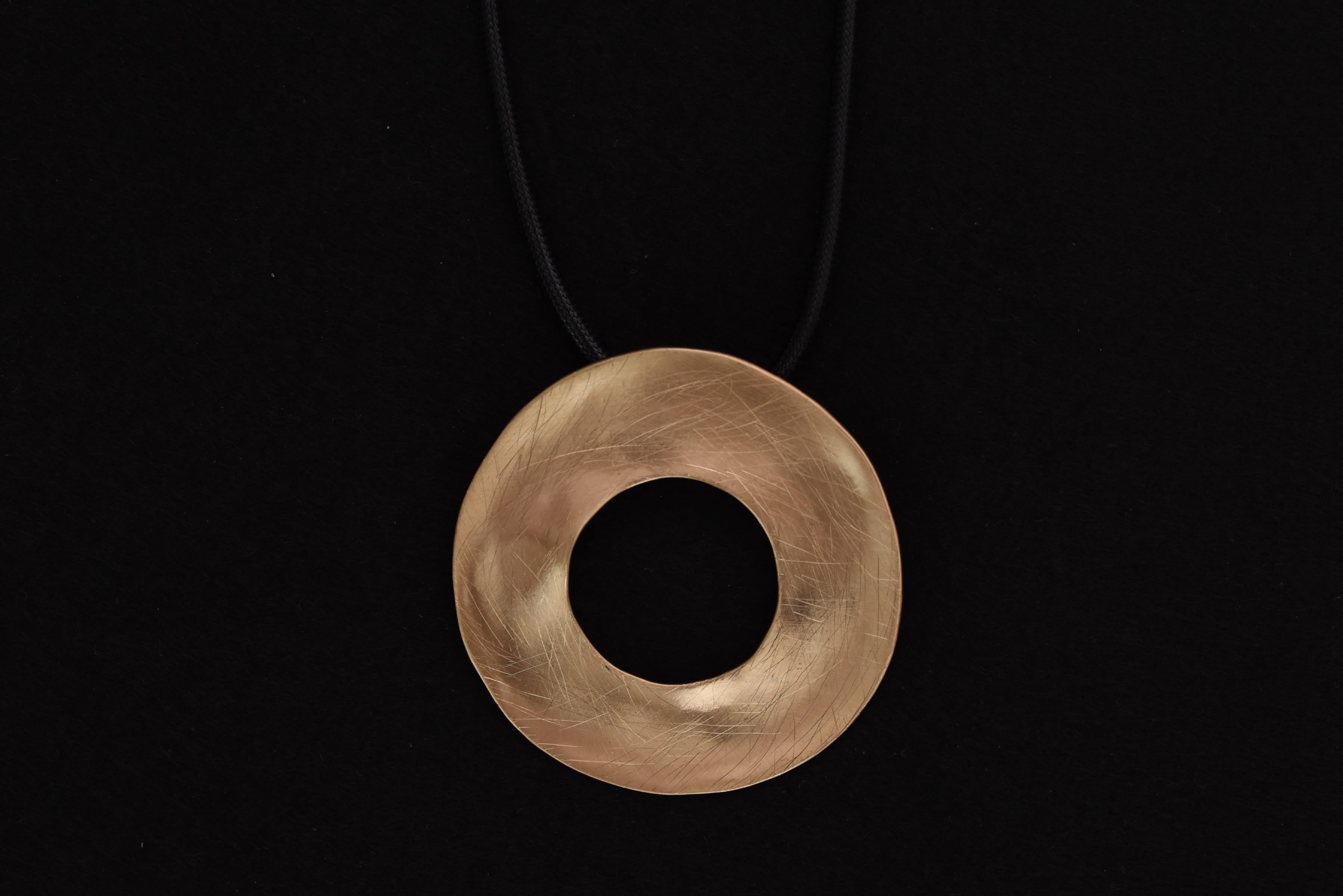 Dekoratív modern nyakék