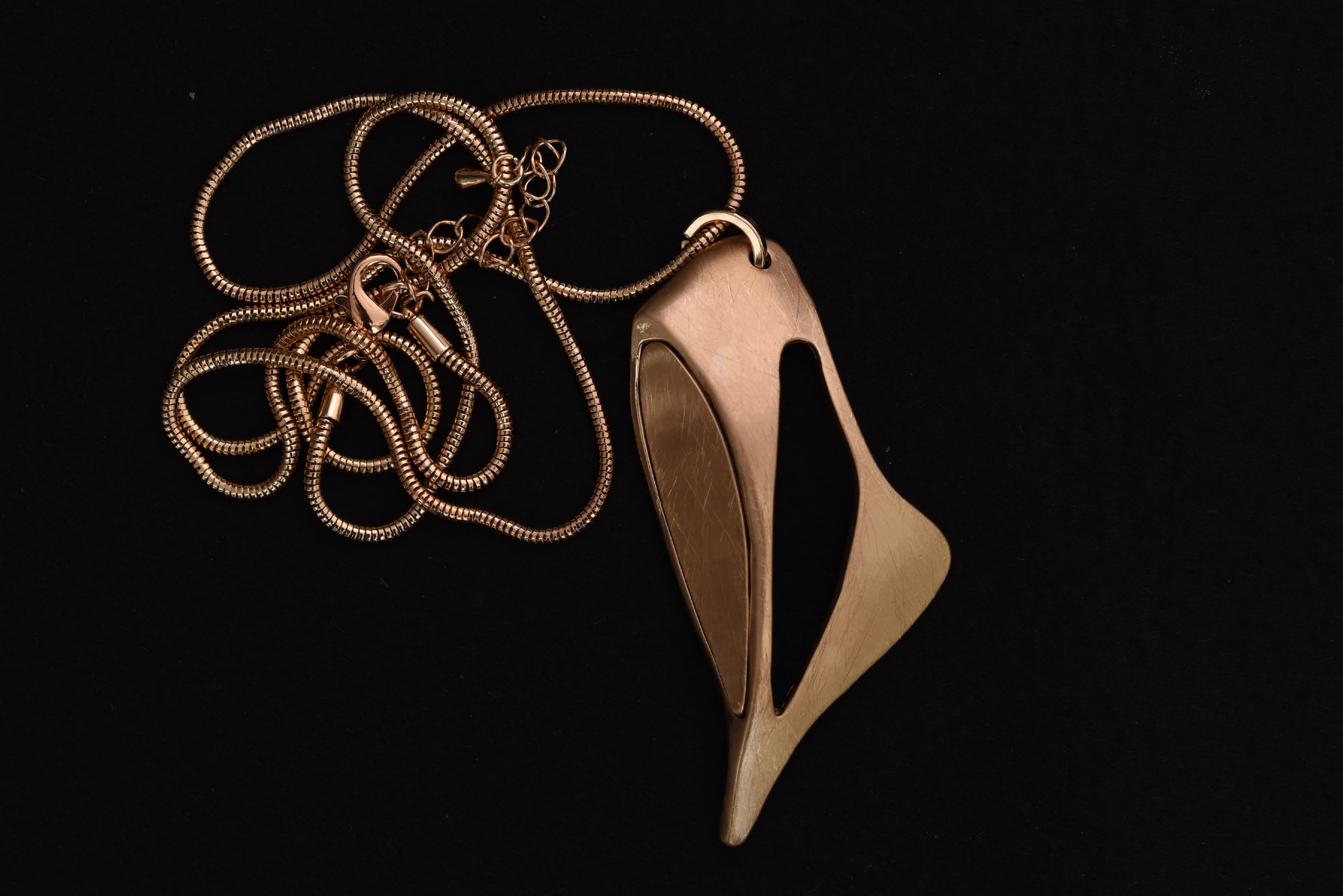 Dekoratív modern nyakék