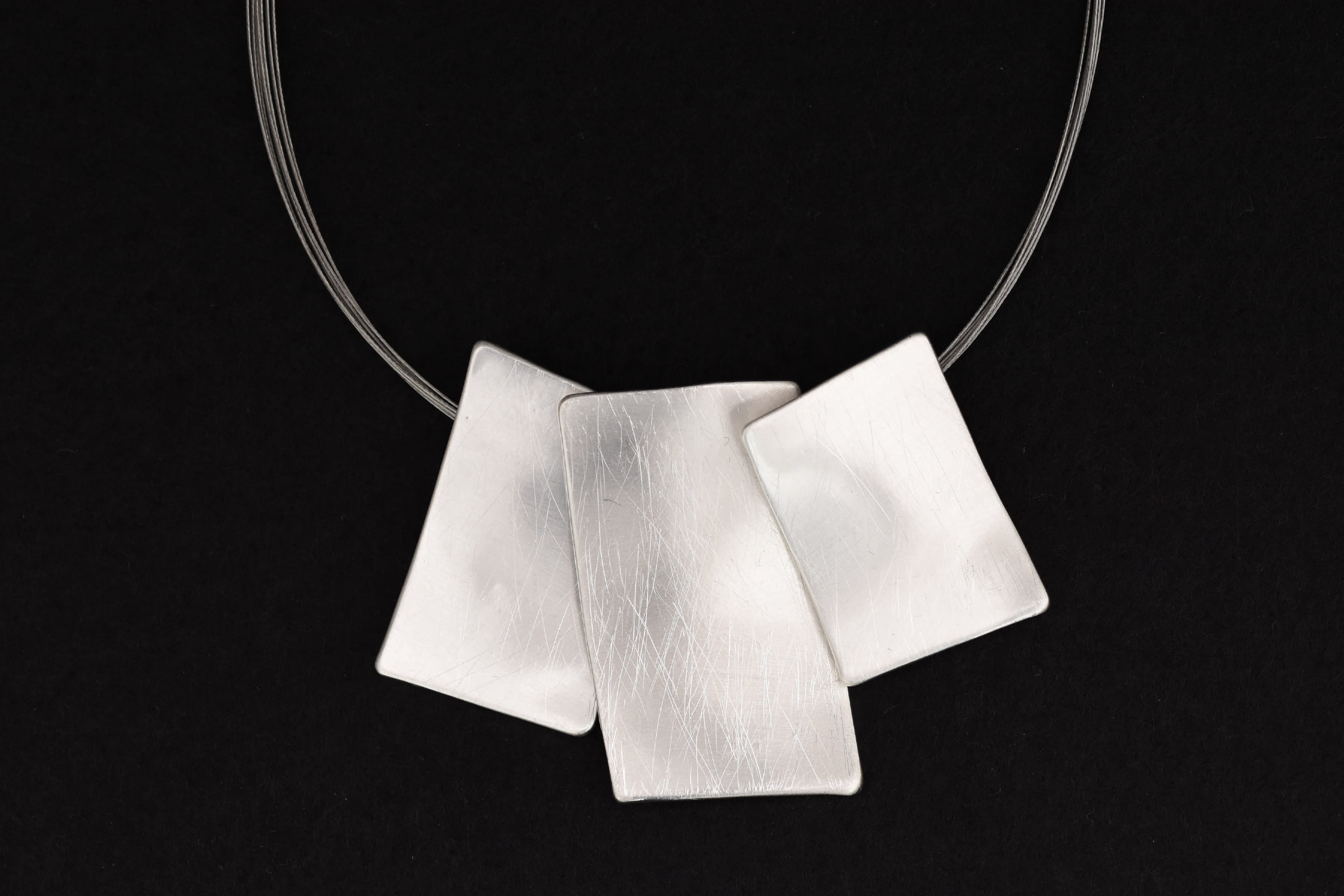 Dekoratív modern nyakék