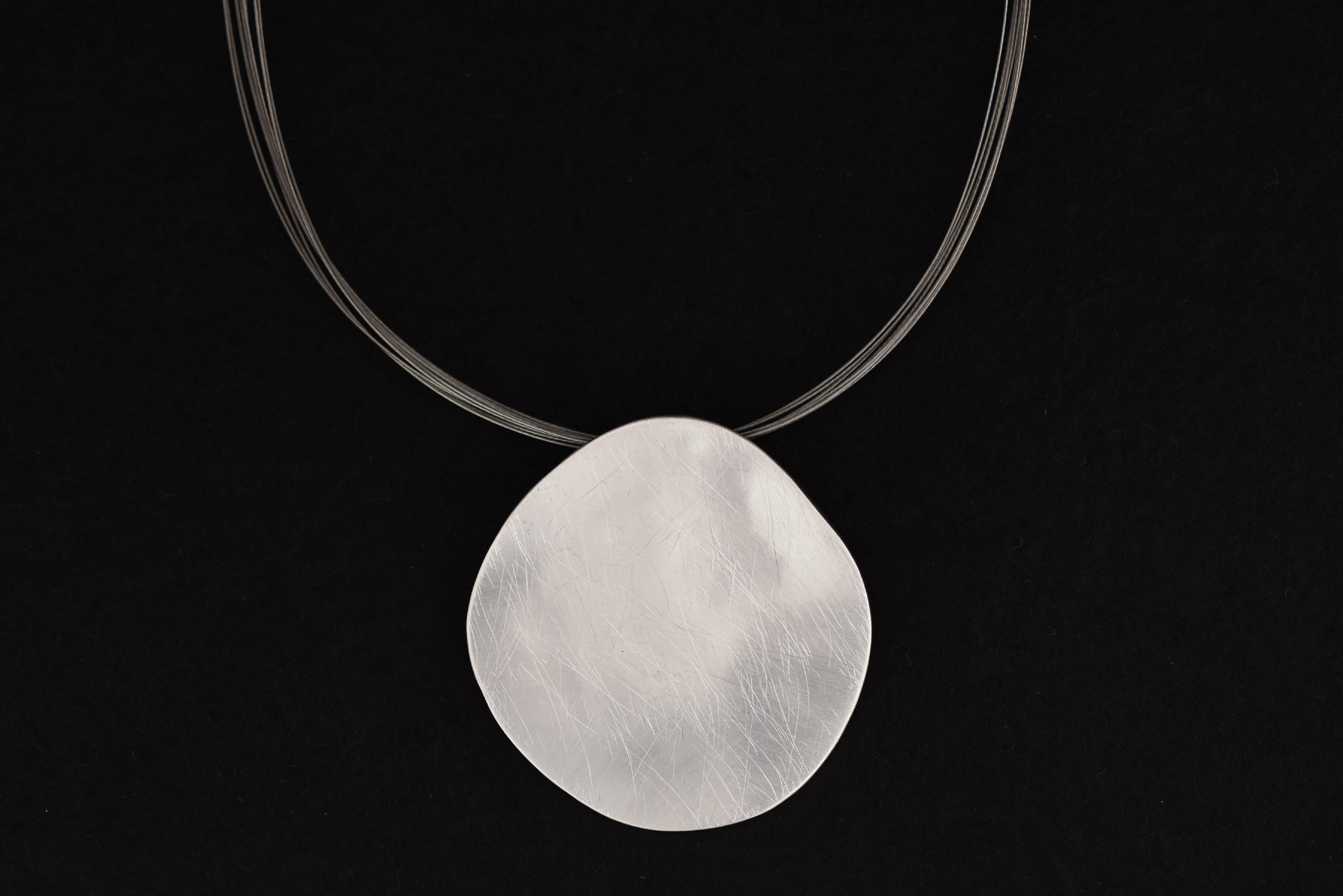 Dekoratív modern nyakék