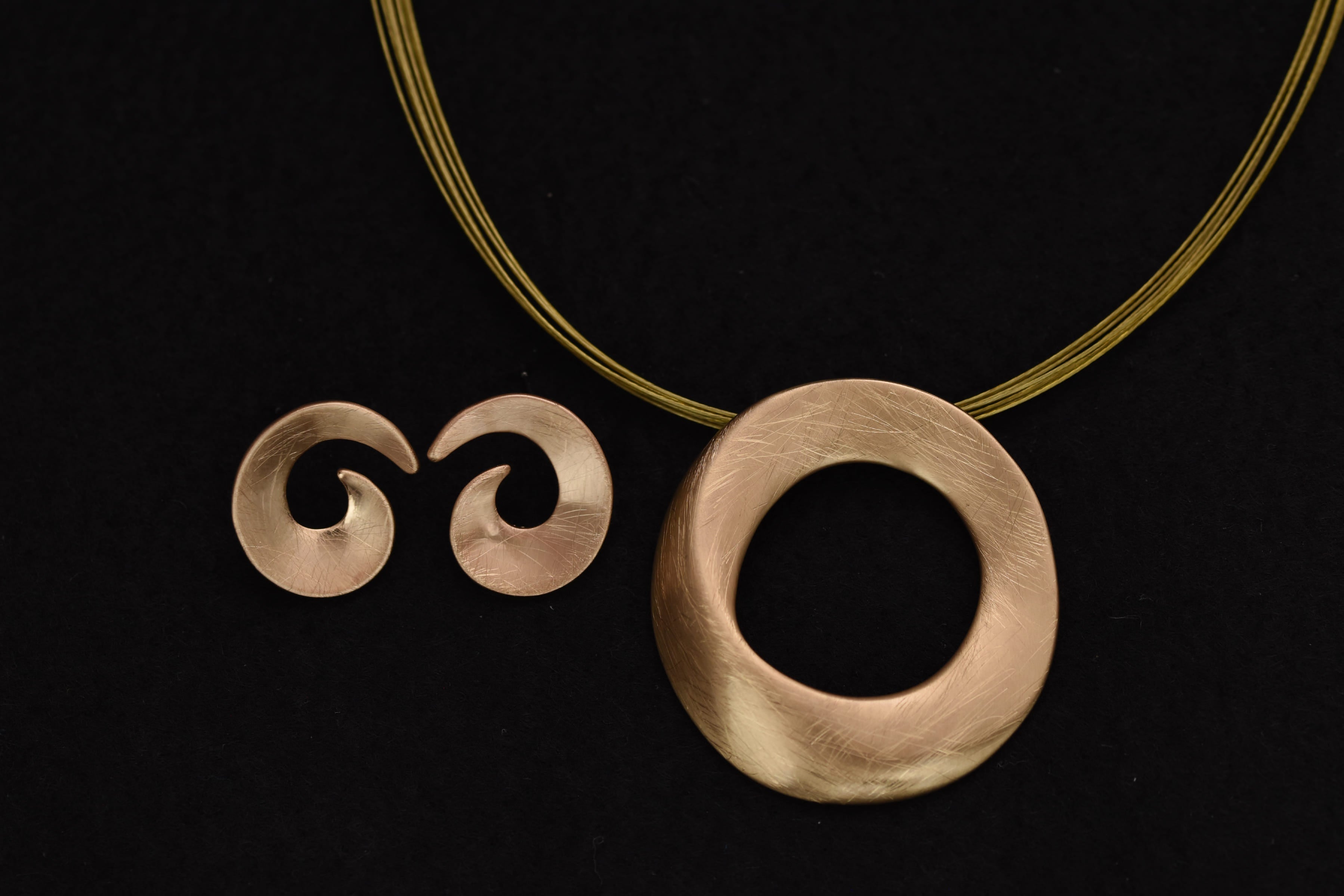 Dekoratív modern ékszer szett