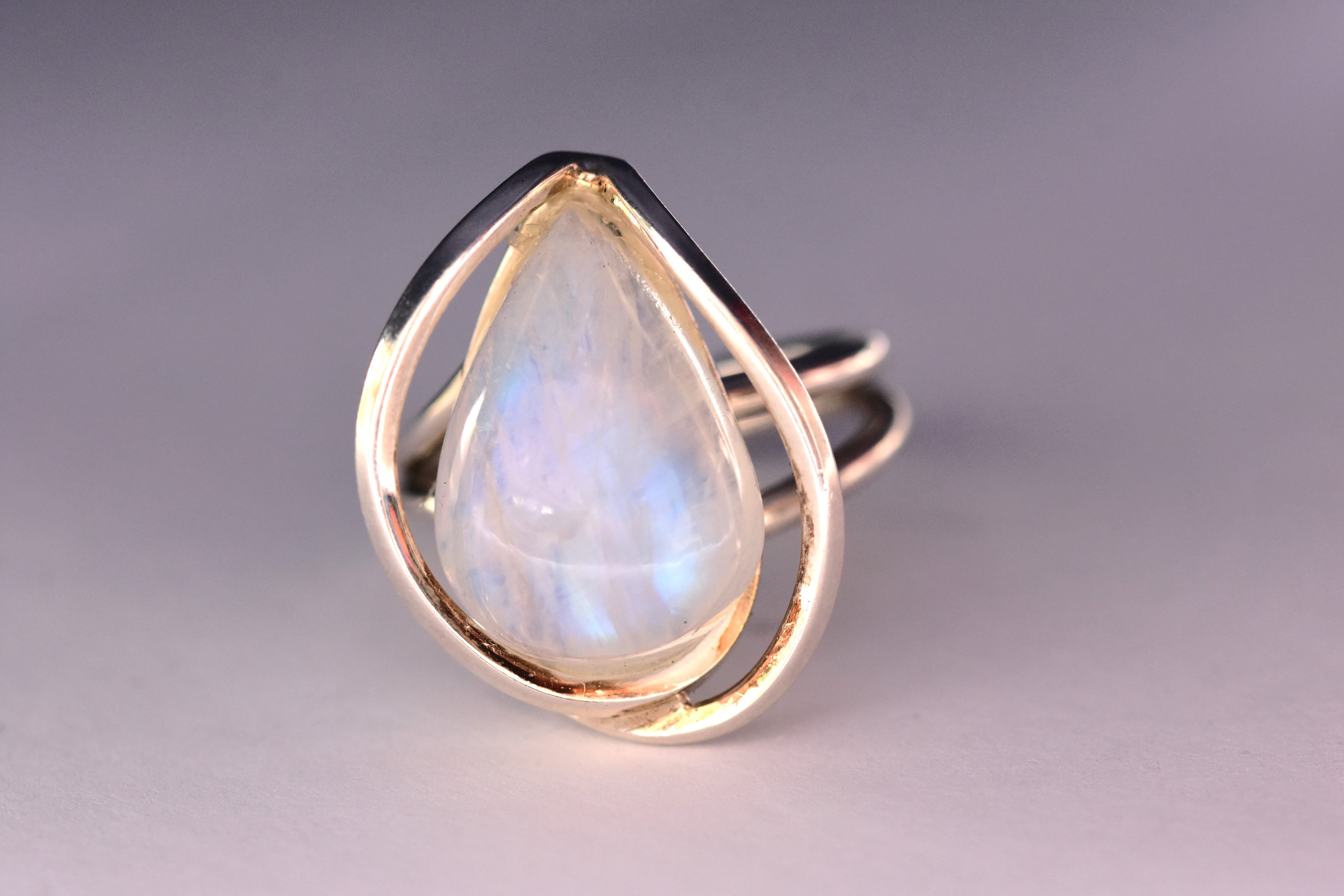 Holdkő gyűrű ezüst foglalatban