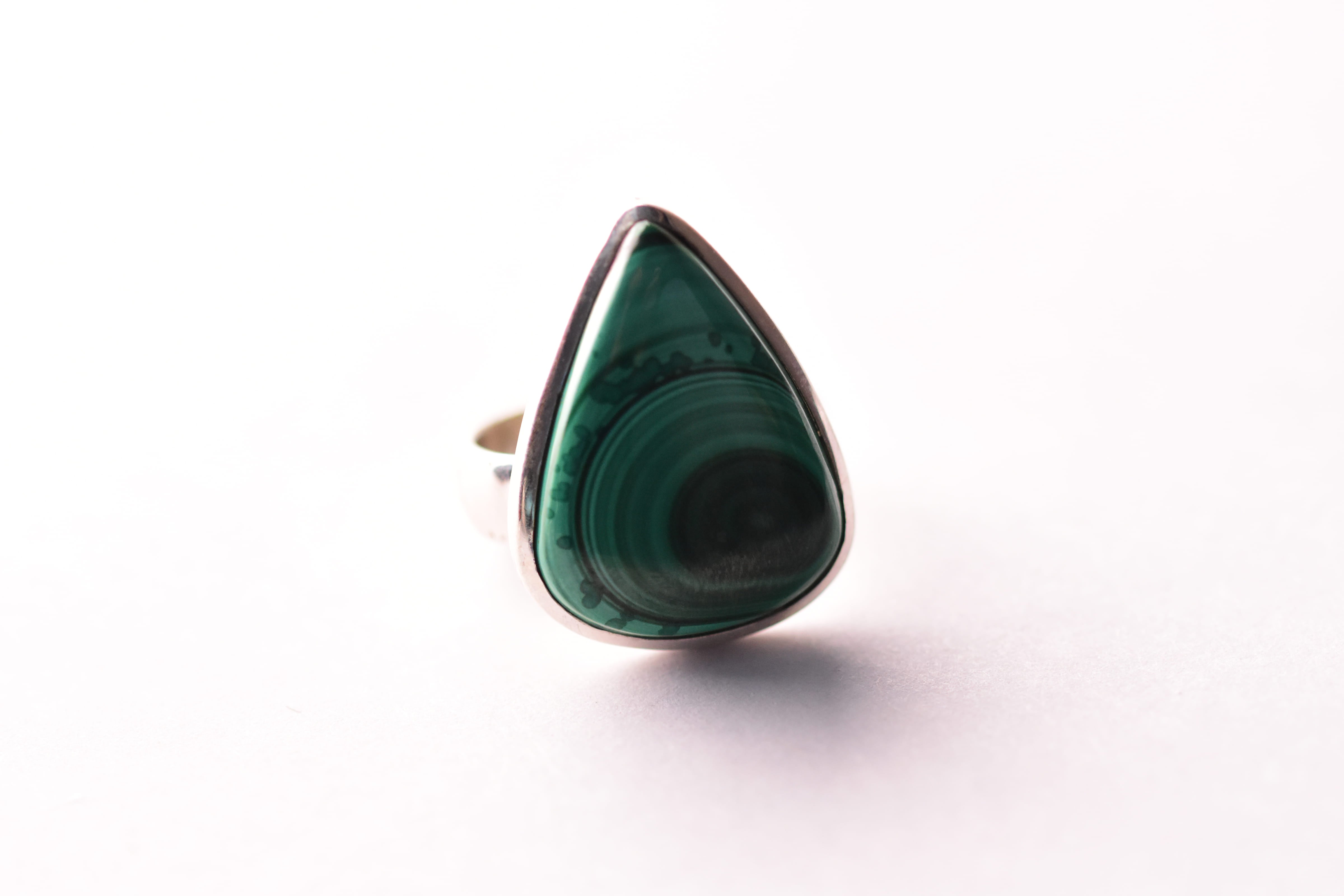 Malachit köves gyűrű ezüst foglalatban