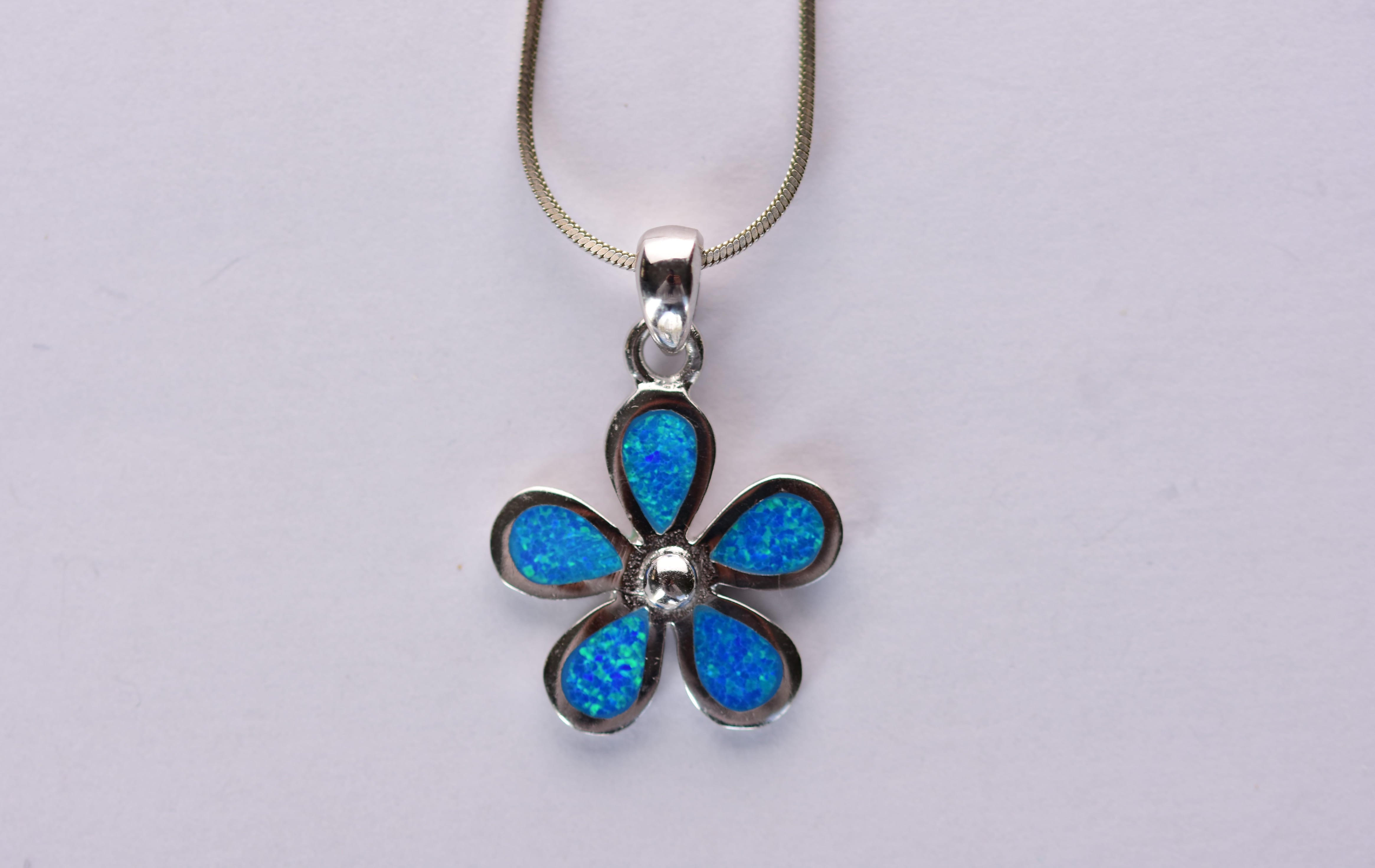 Opál medál ezüst foglalatban