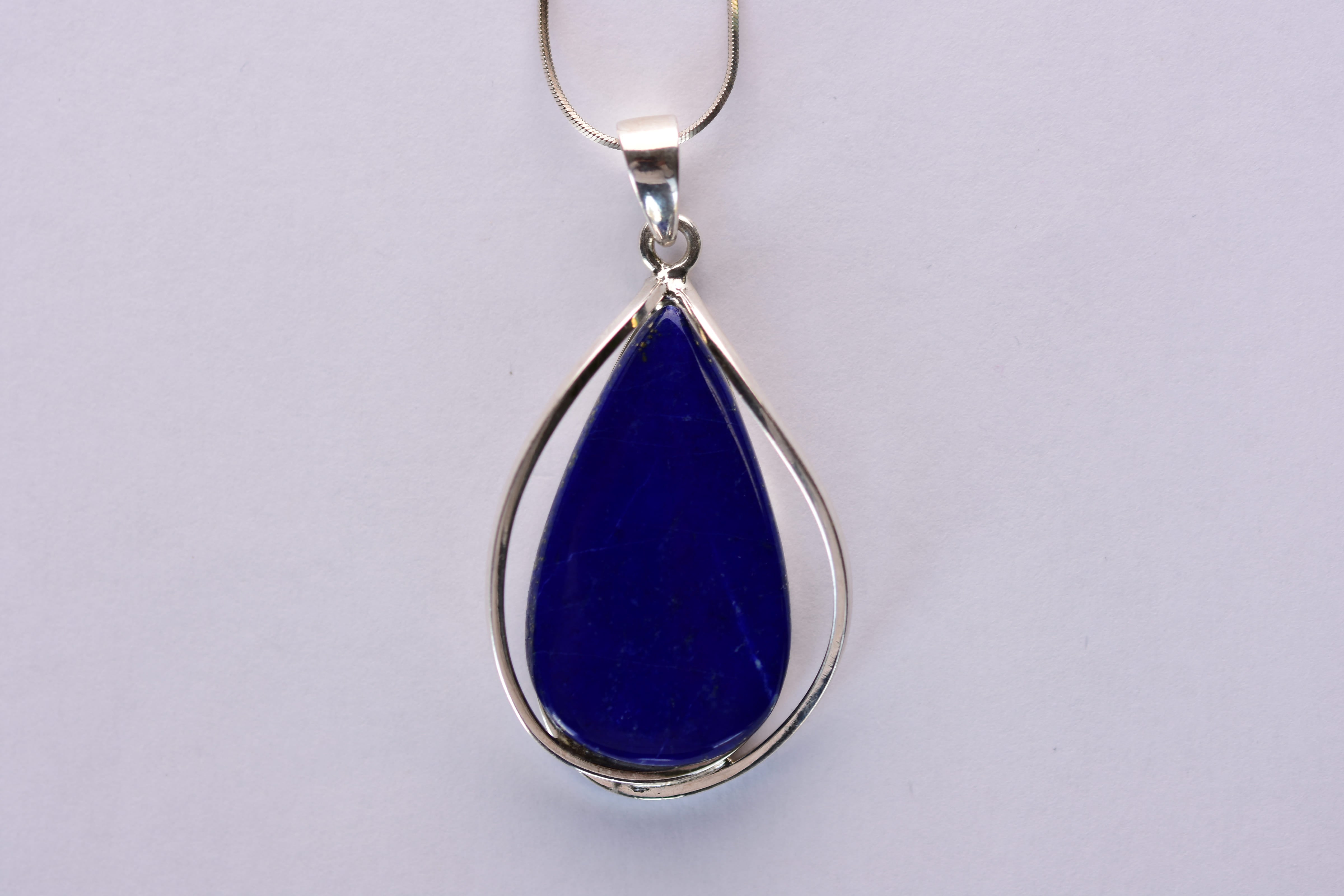 Lápisz lazuli köves medál ezüst foglalatban