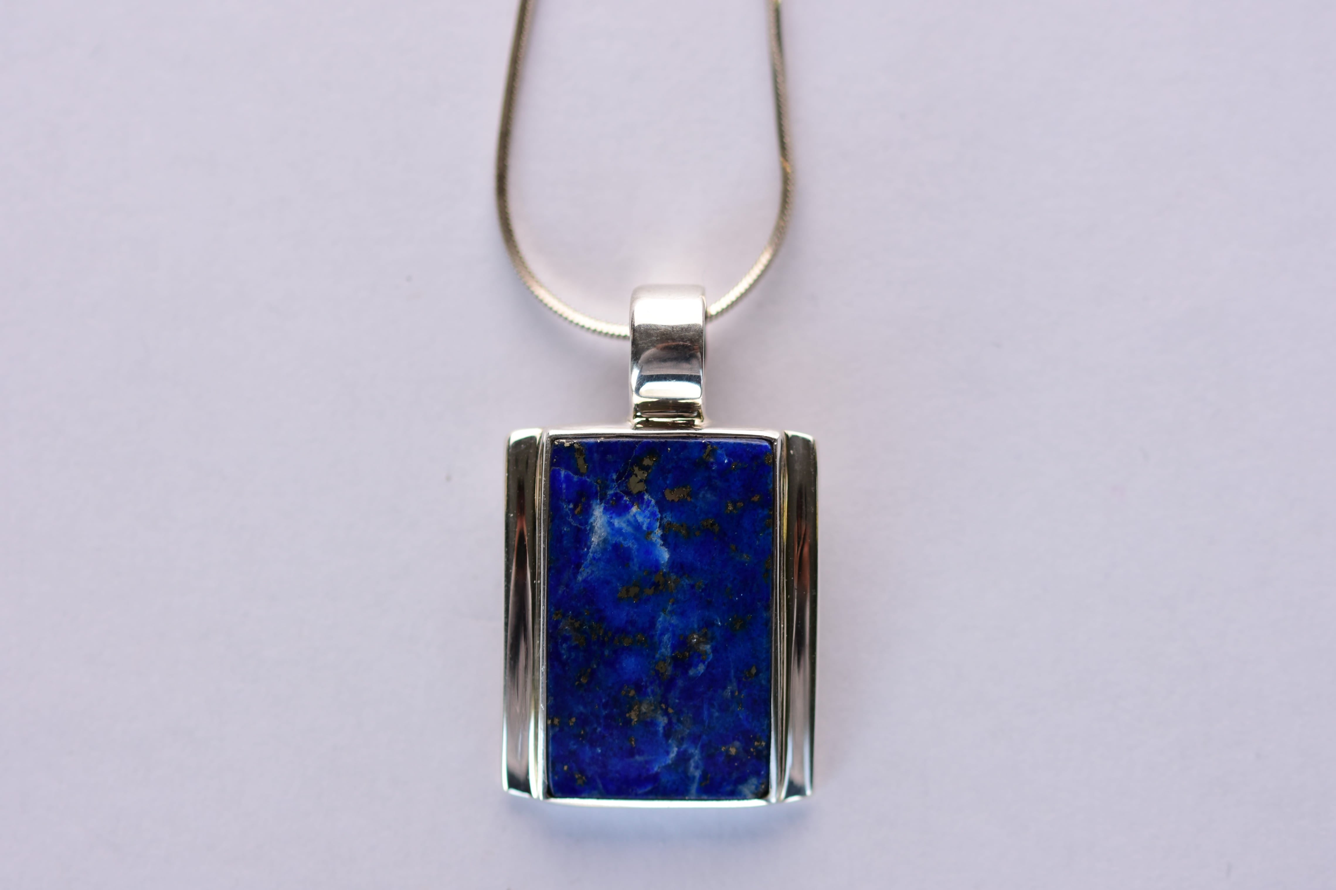 Lápisz lazuli köves medál ezüst foglalatban