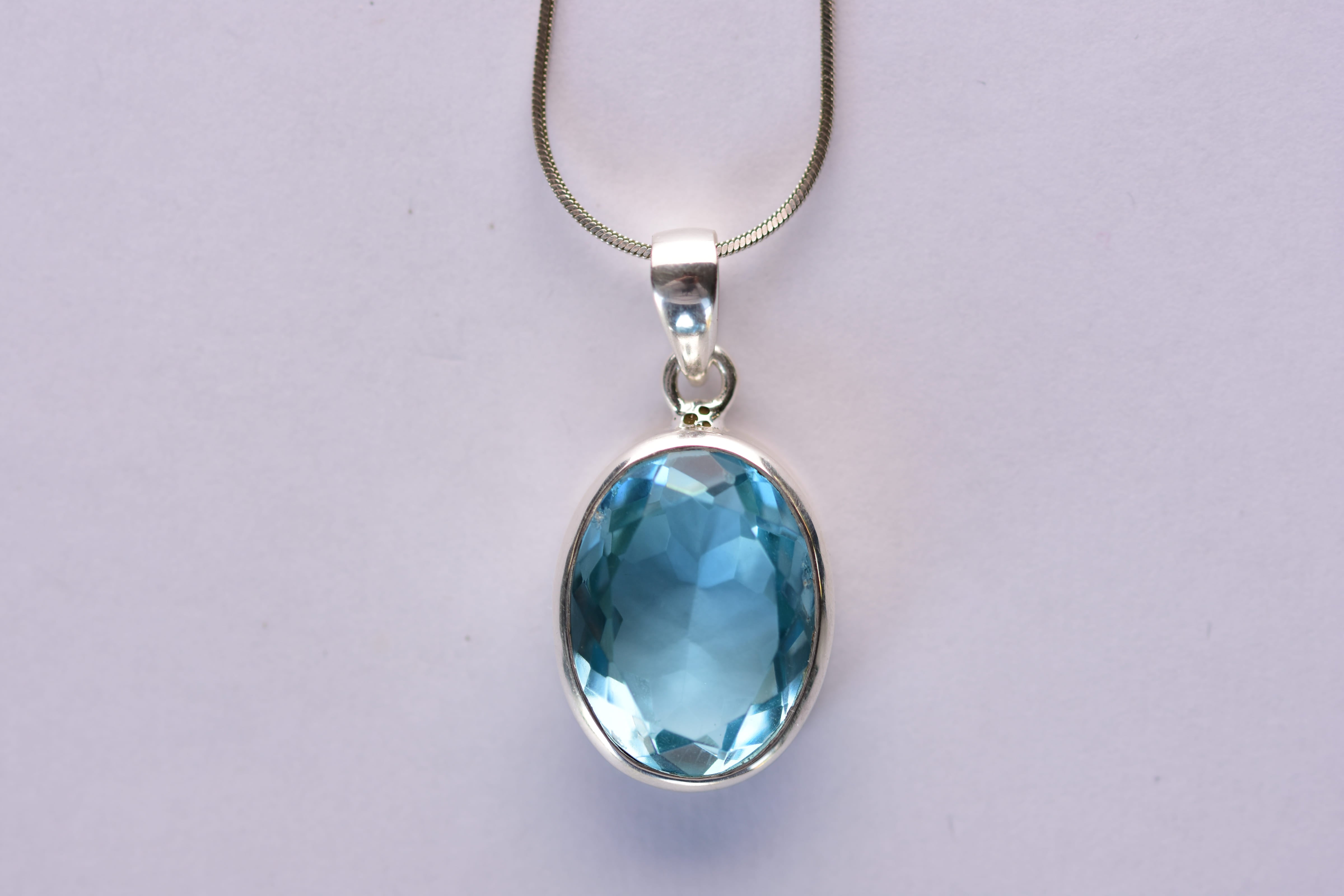 Topáz medál ezüst foglalatban