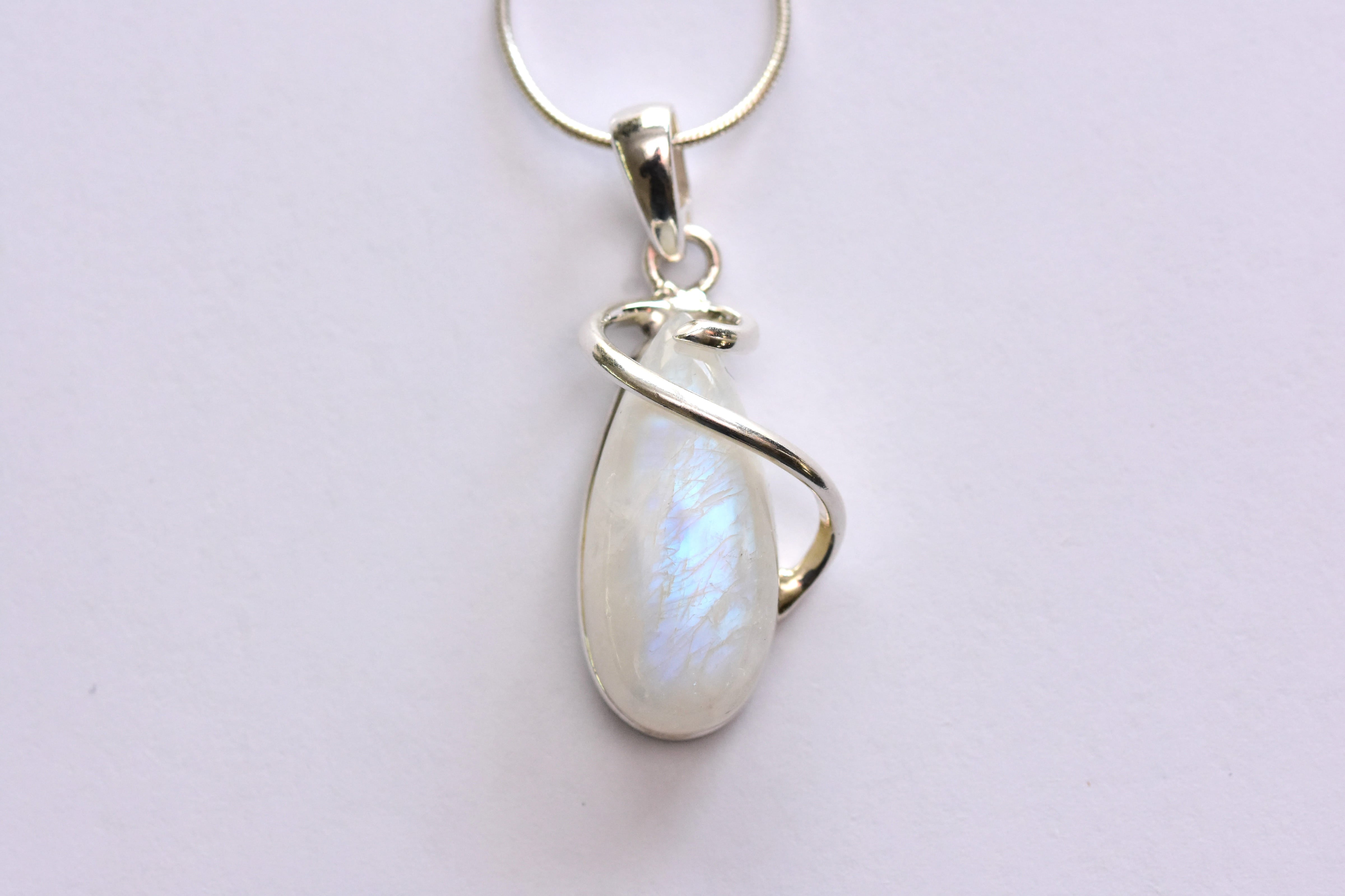 Holdkő medál ezüst foglalatban