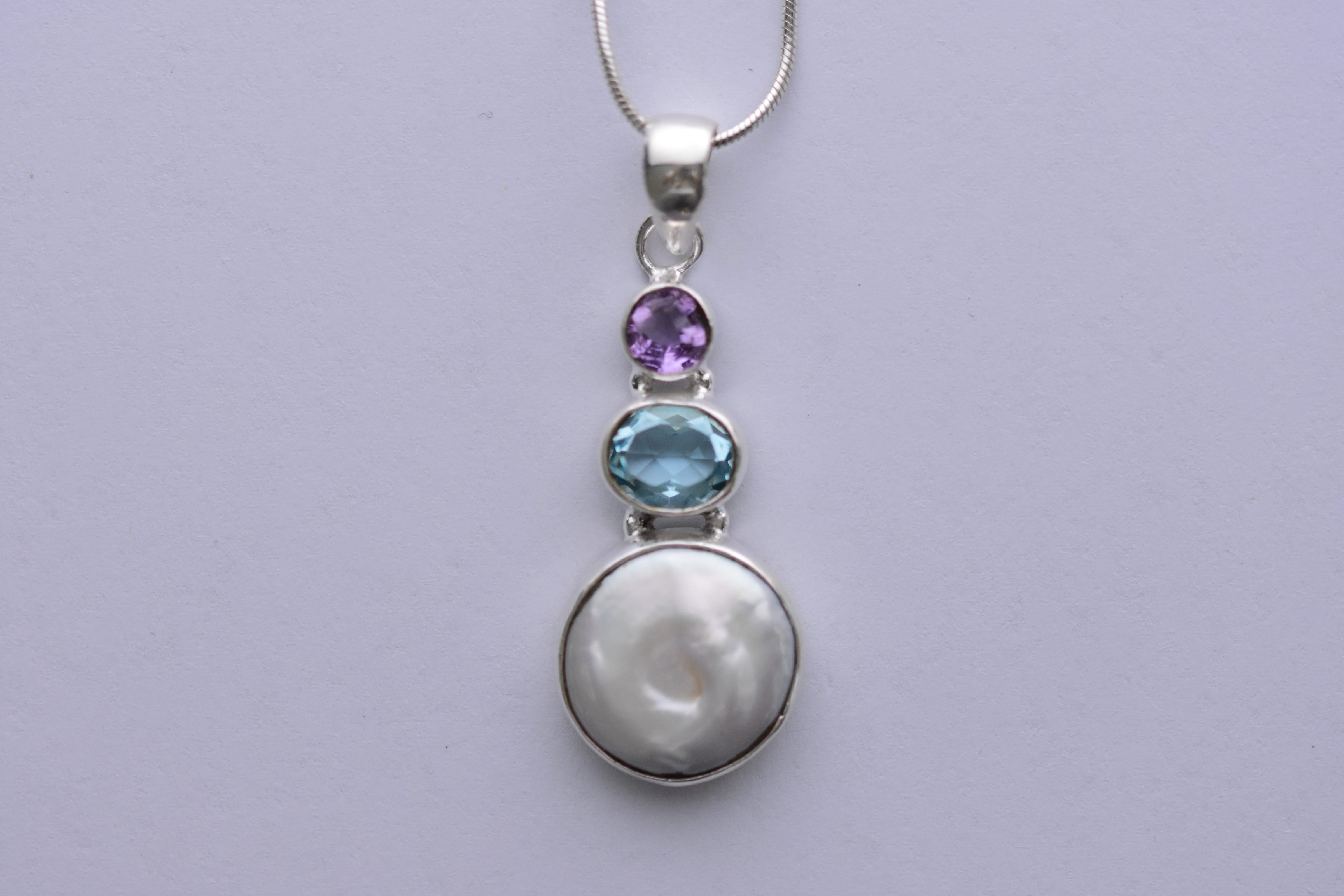 Ametiszt - kék topáz- tenyésztett gyöngy köves medál eüst foglalatban