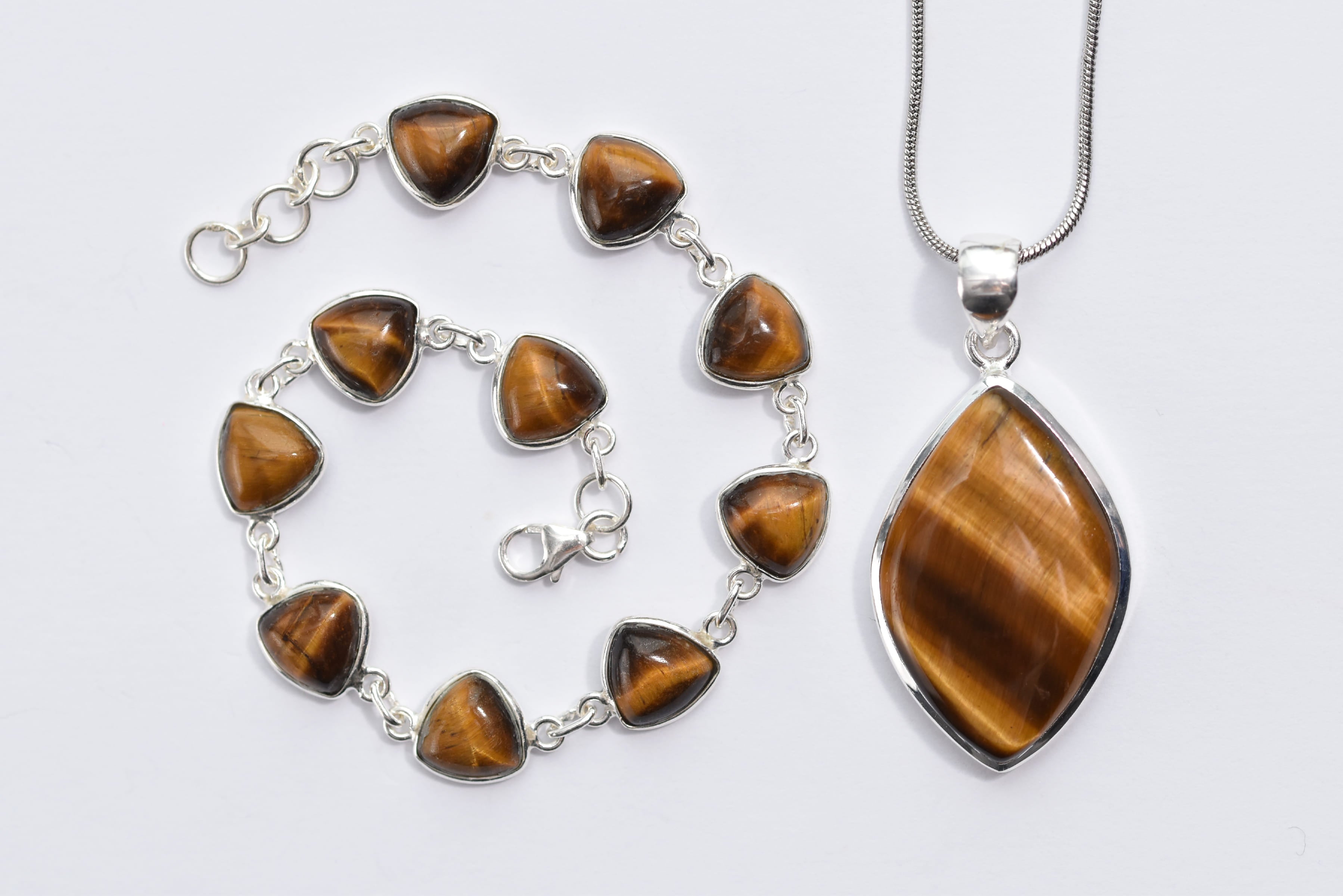 Tigrisszem köves ékszer szett ezüst foglalatban