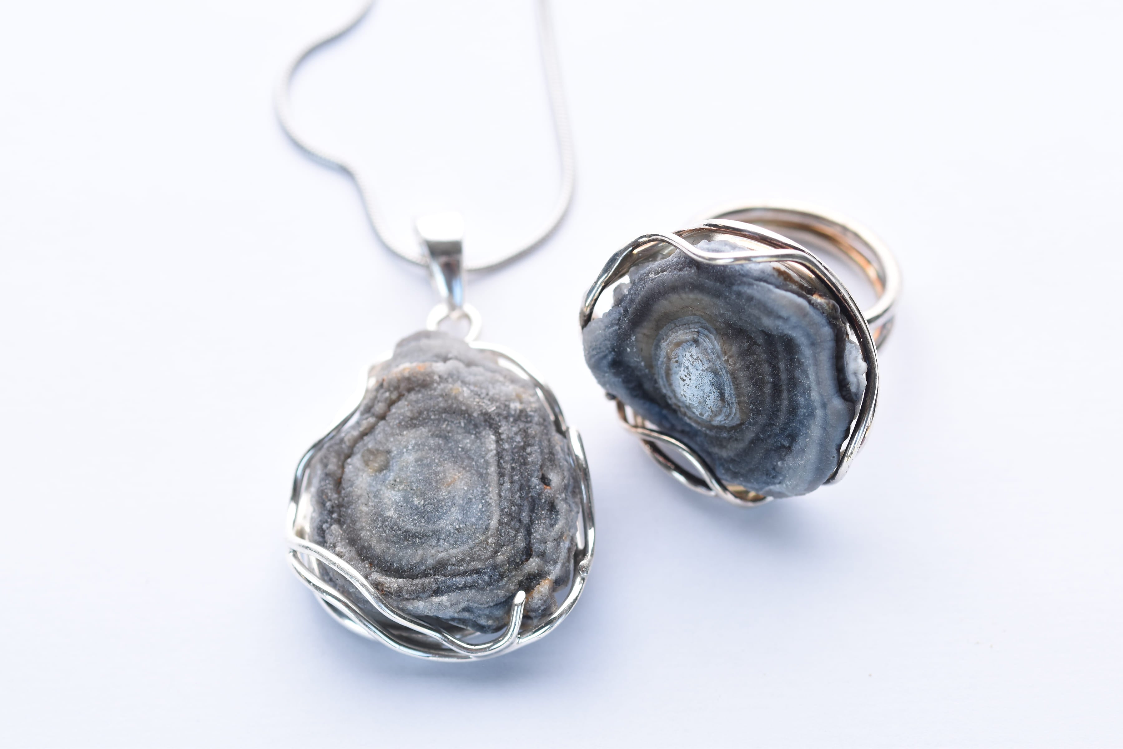 Kalcedon rózsa ékszer szett ezüst foglaltban