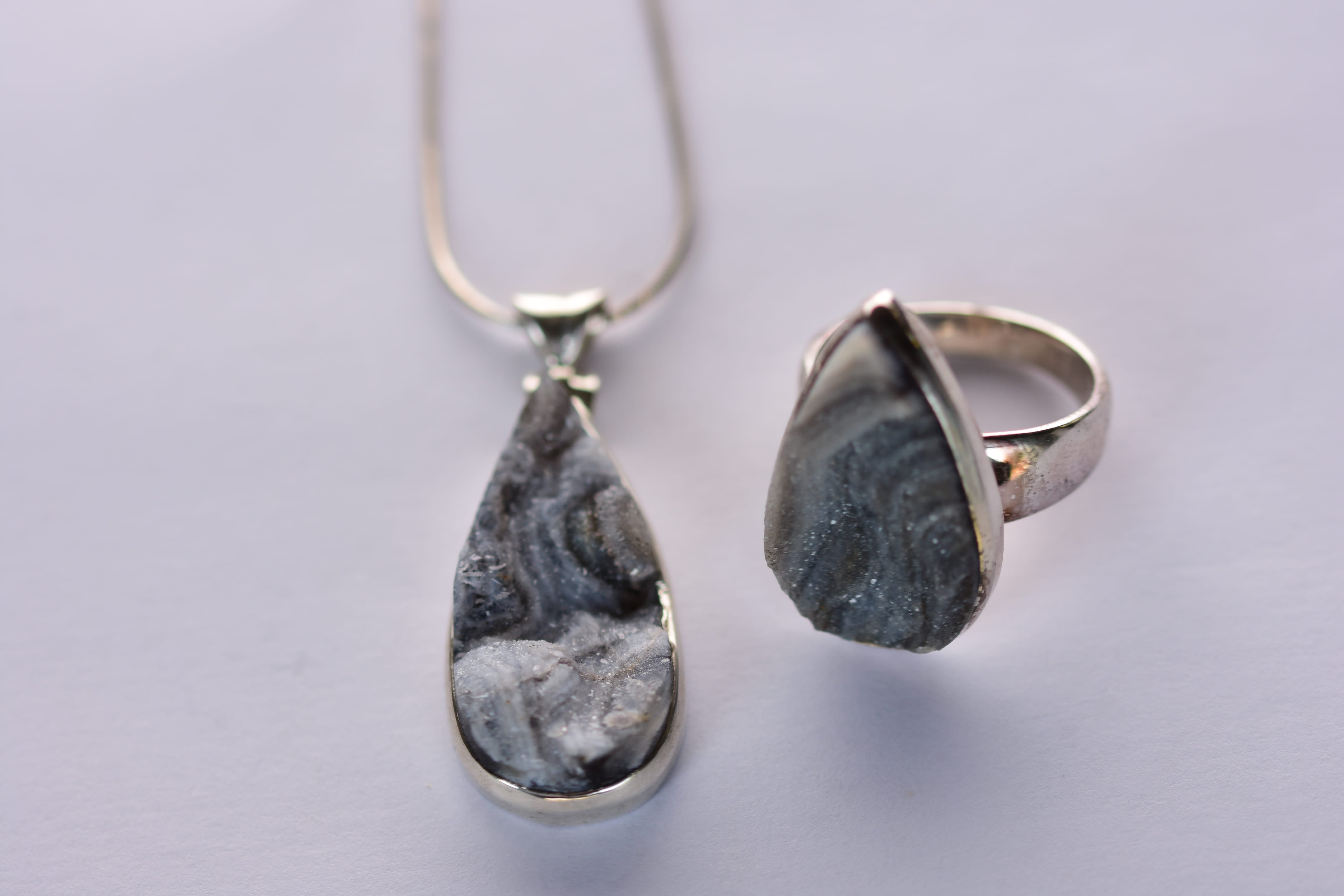 Kalcedon ékszer szett ezüst foglalatban