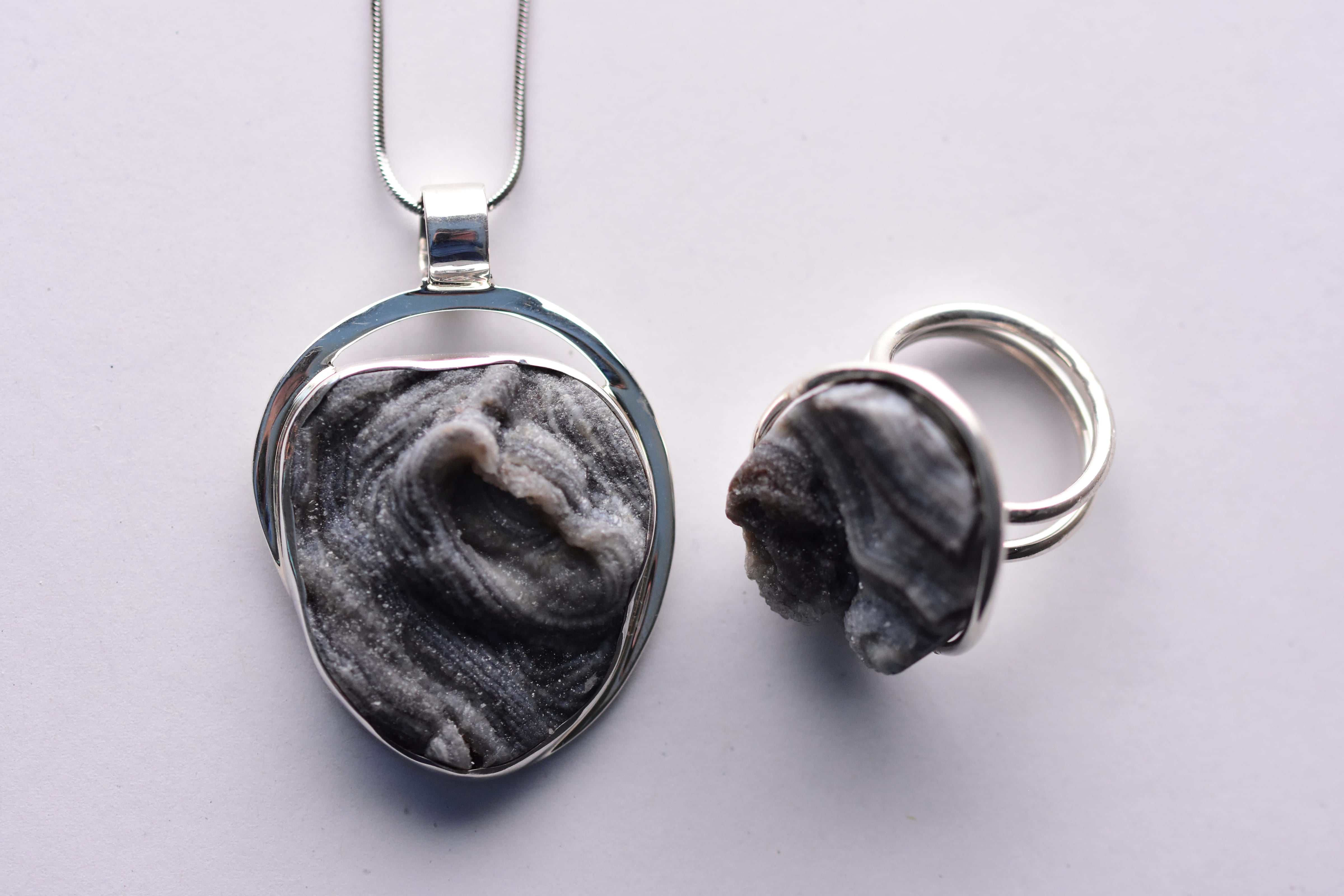 Kalcedon rózsa ékszer szett ezüst foglalatban