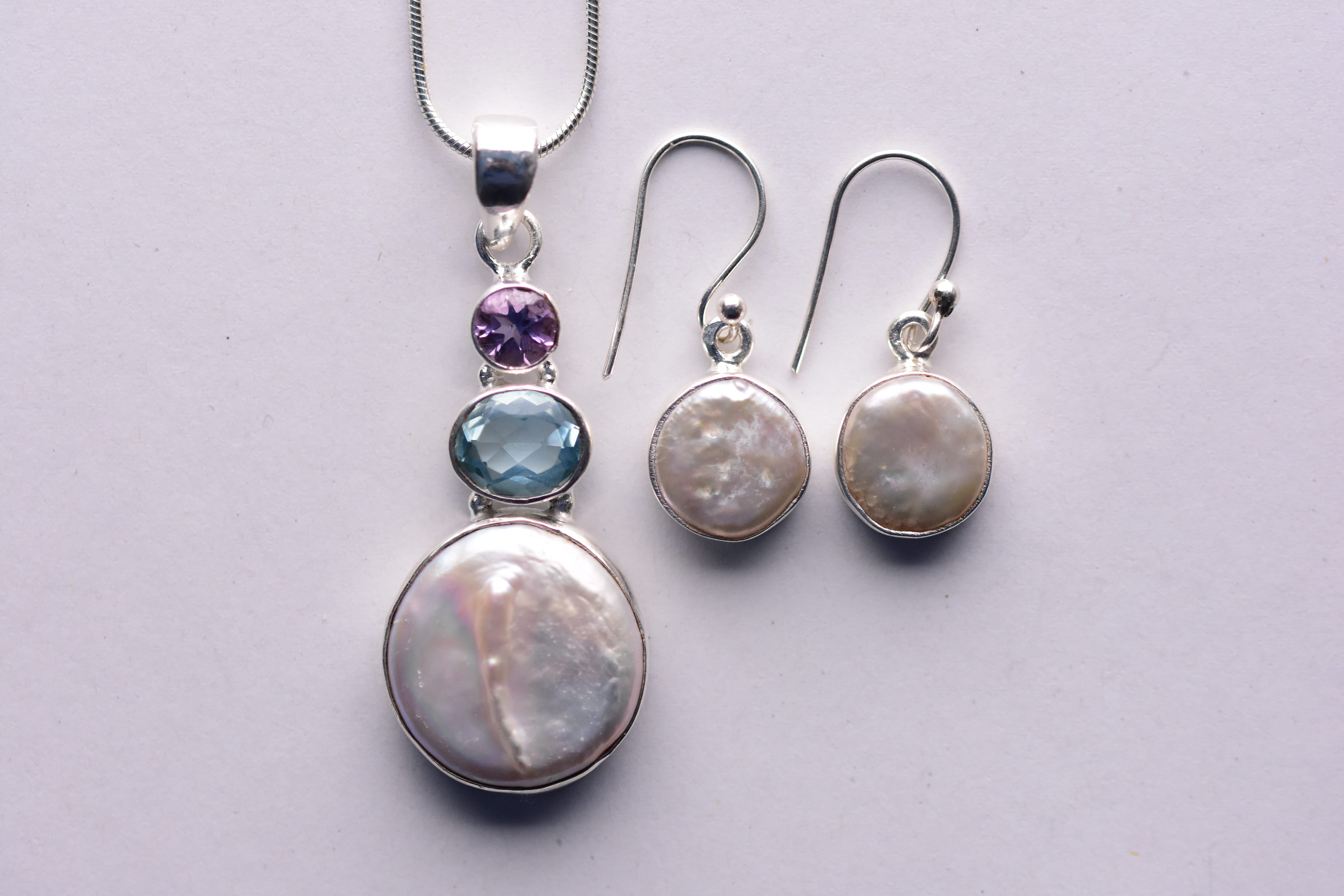 Ametiszt-kék topáz- kagyló ékszer szett ezüst foglalatban