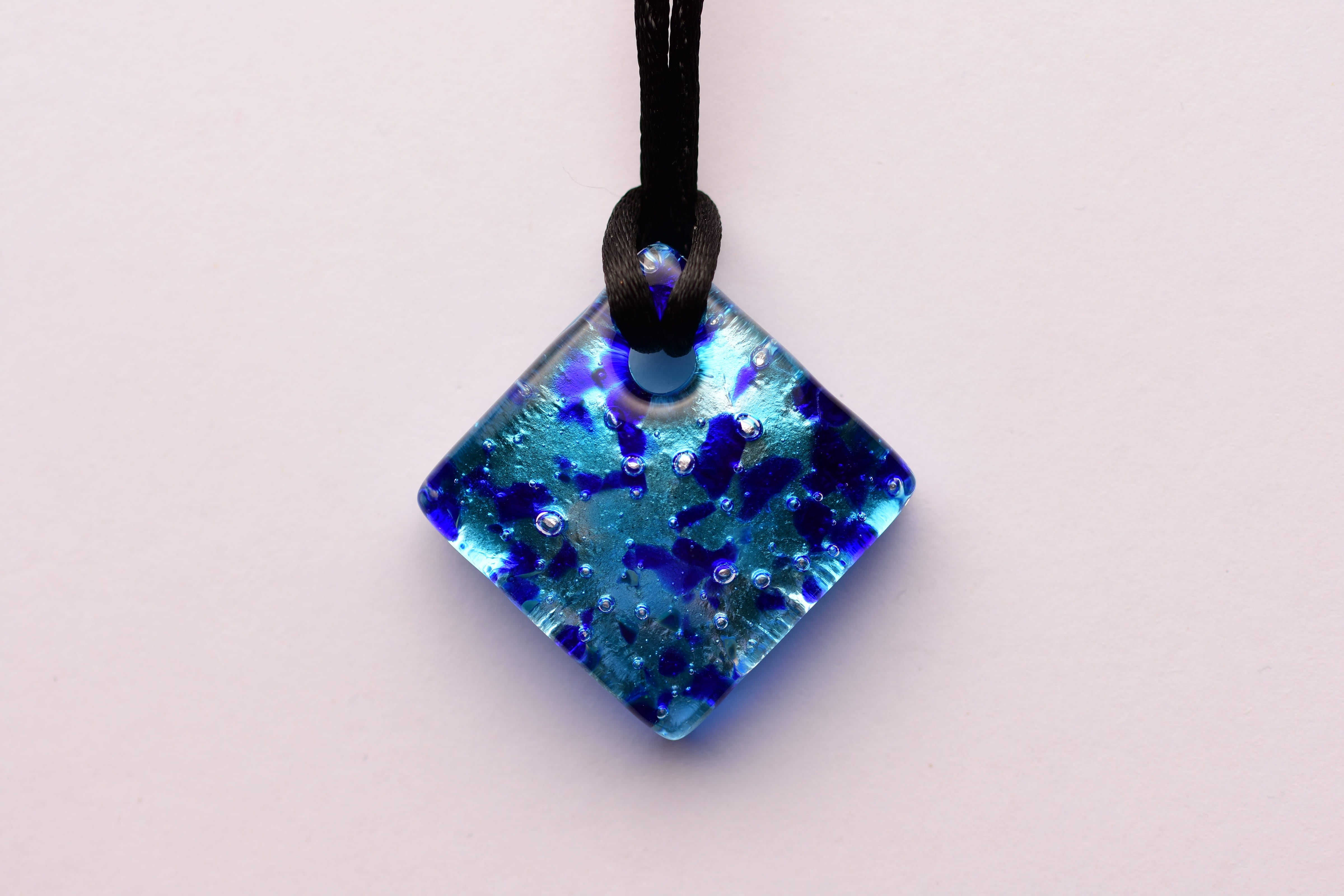 Kézzel készült muranoi üveg medál