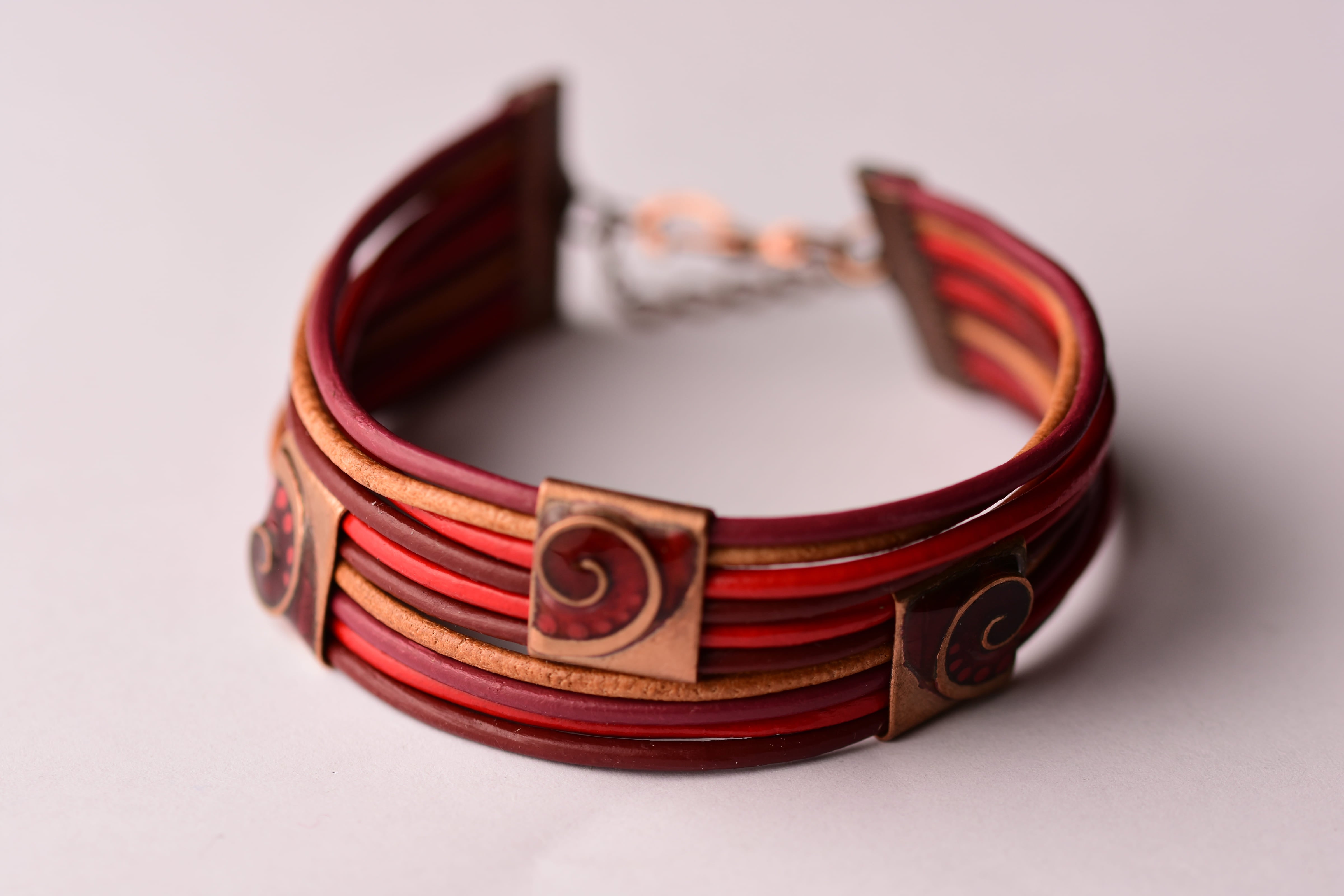 Kézzel készített tűzzománc karkötő