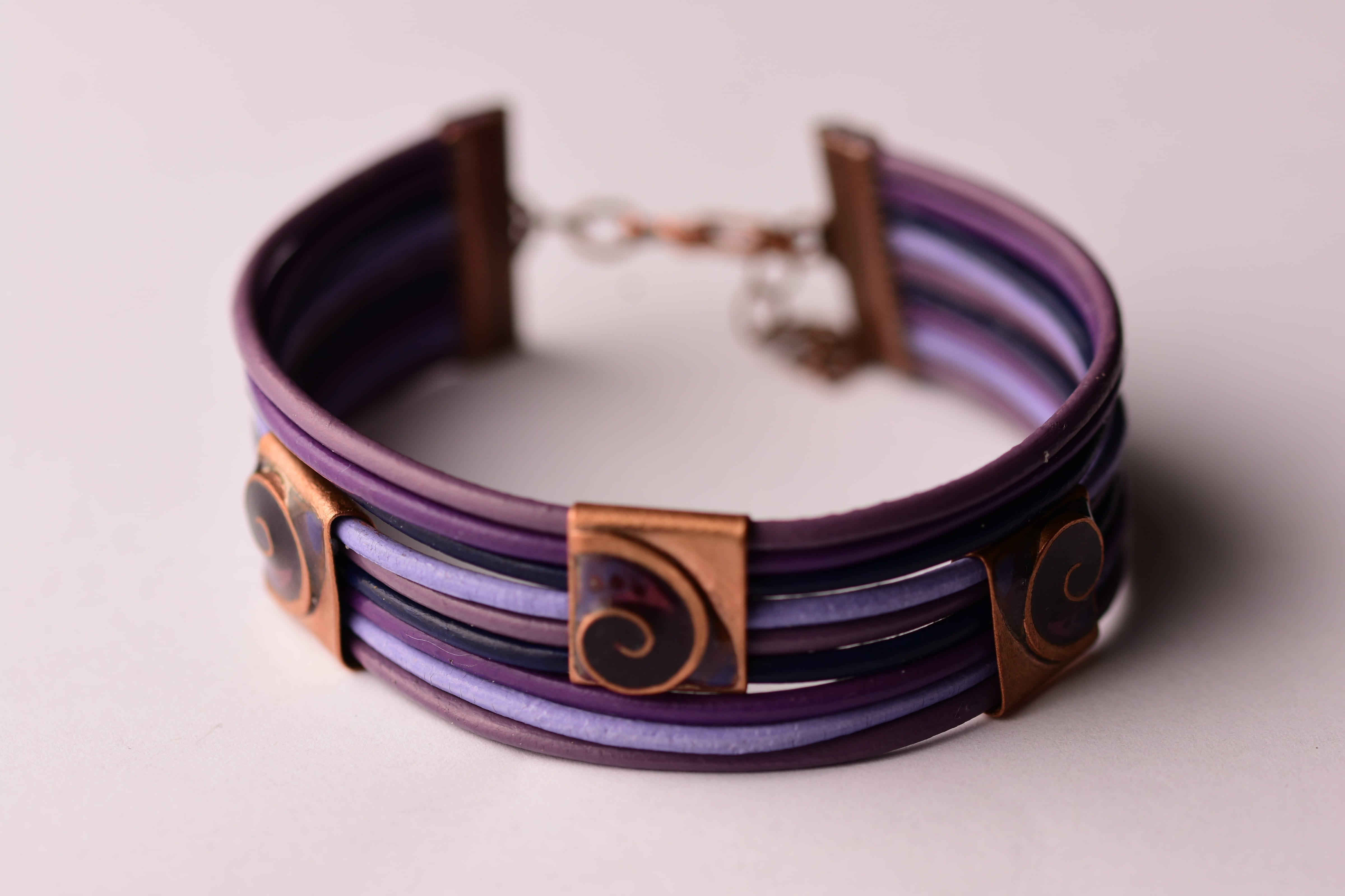 Kézzel készített tűzzománc karkötő