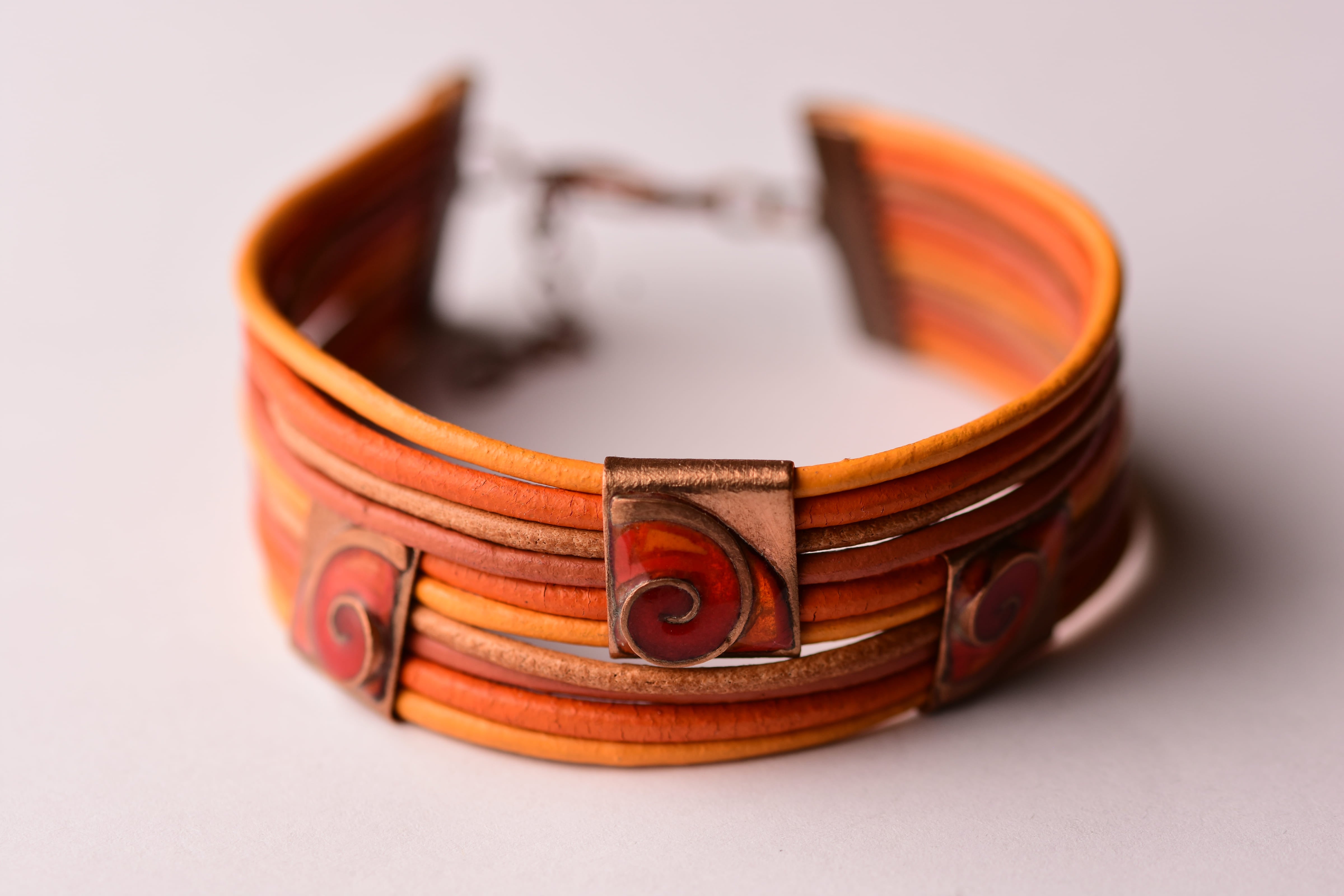 Kézzel készített tűzzománc karkötő