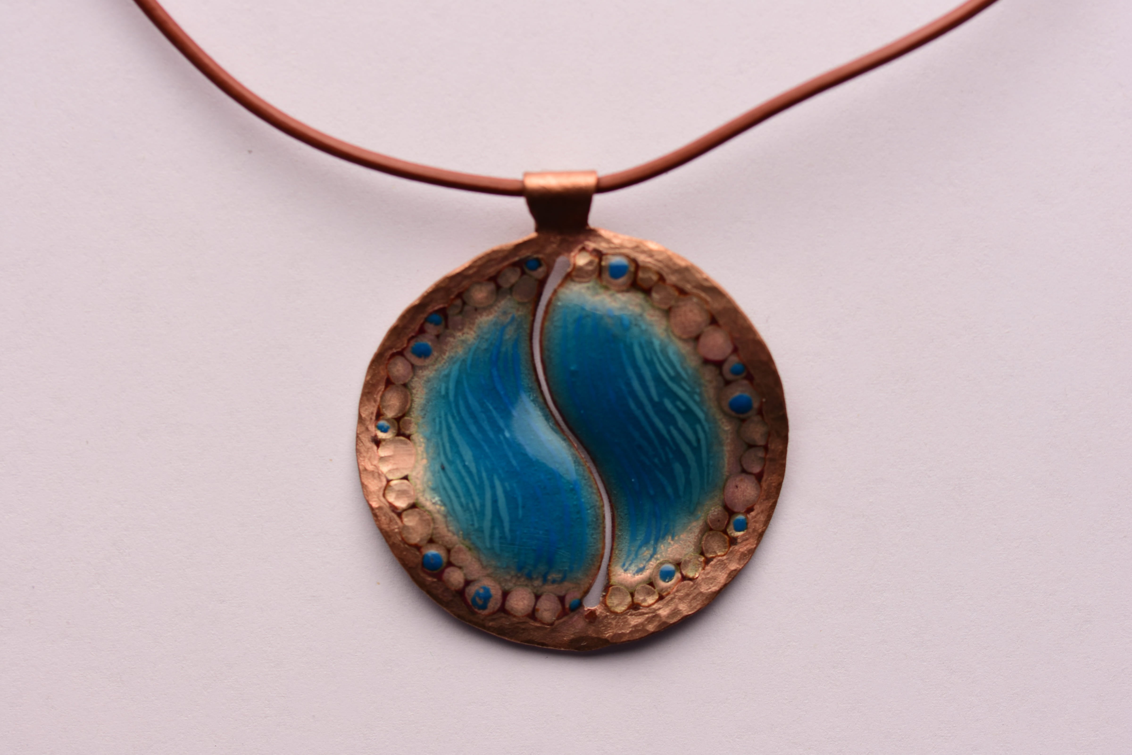 Kézzel készített tűzzománc medál